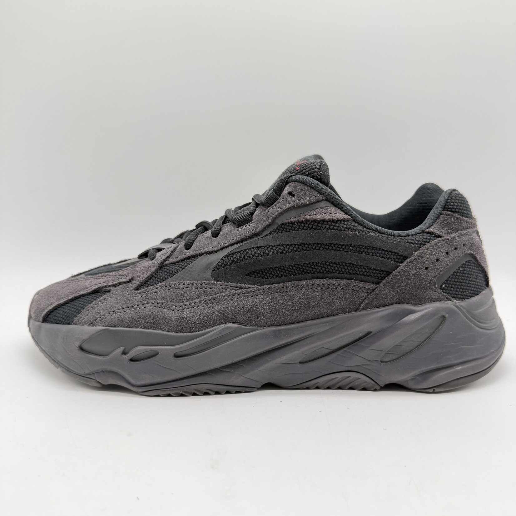 adidas Yeezy Boost 700 V2 Vanta