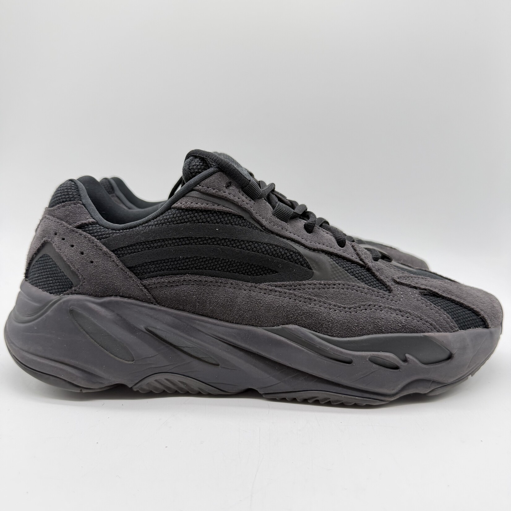 adidas Yeezy Boost 700 V2 Vanta