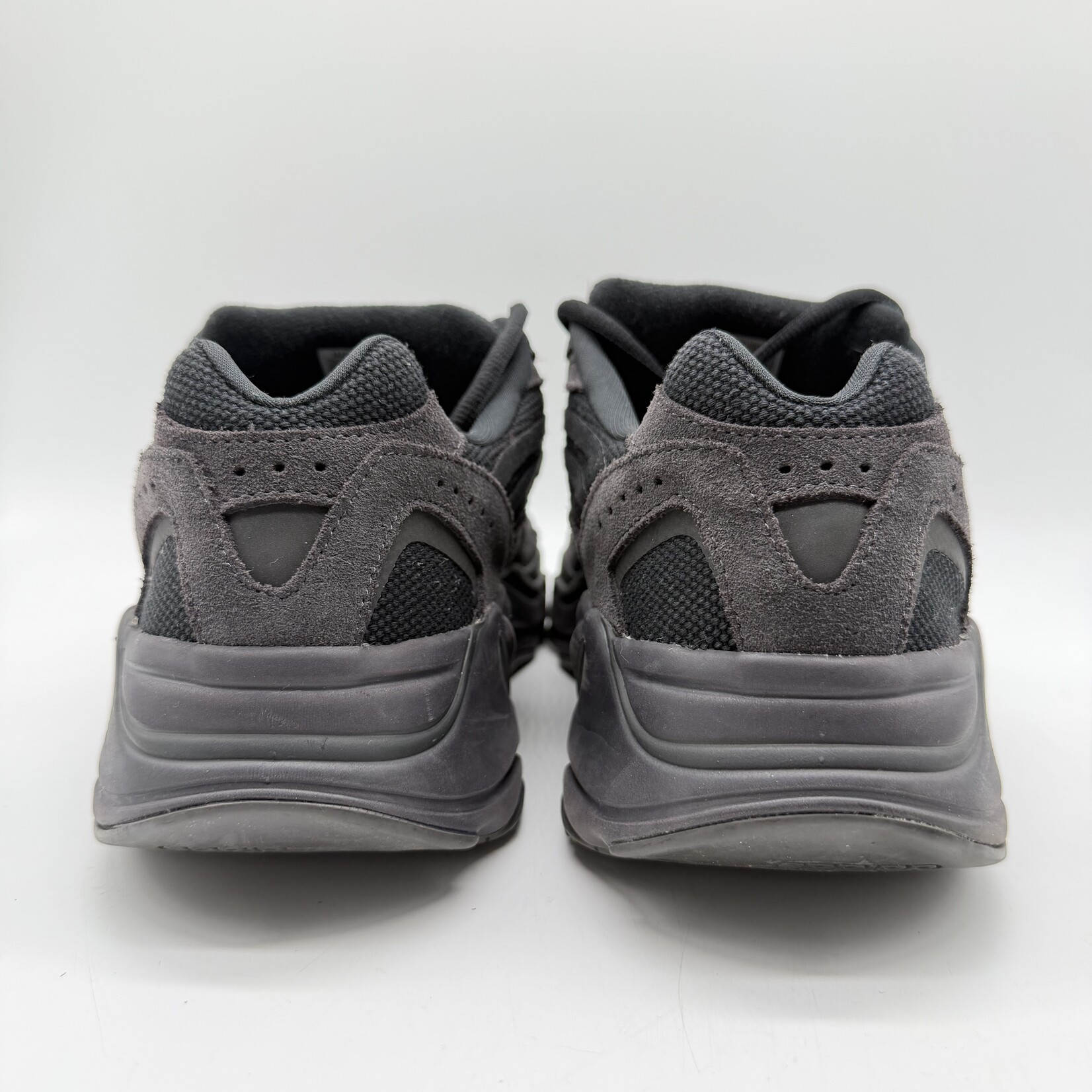 adidas Yeezy Boost 700 V2 Vanta