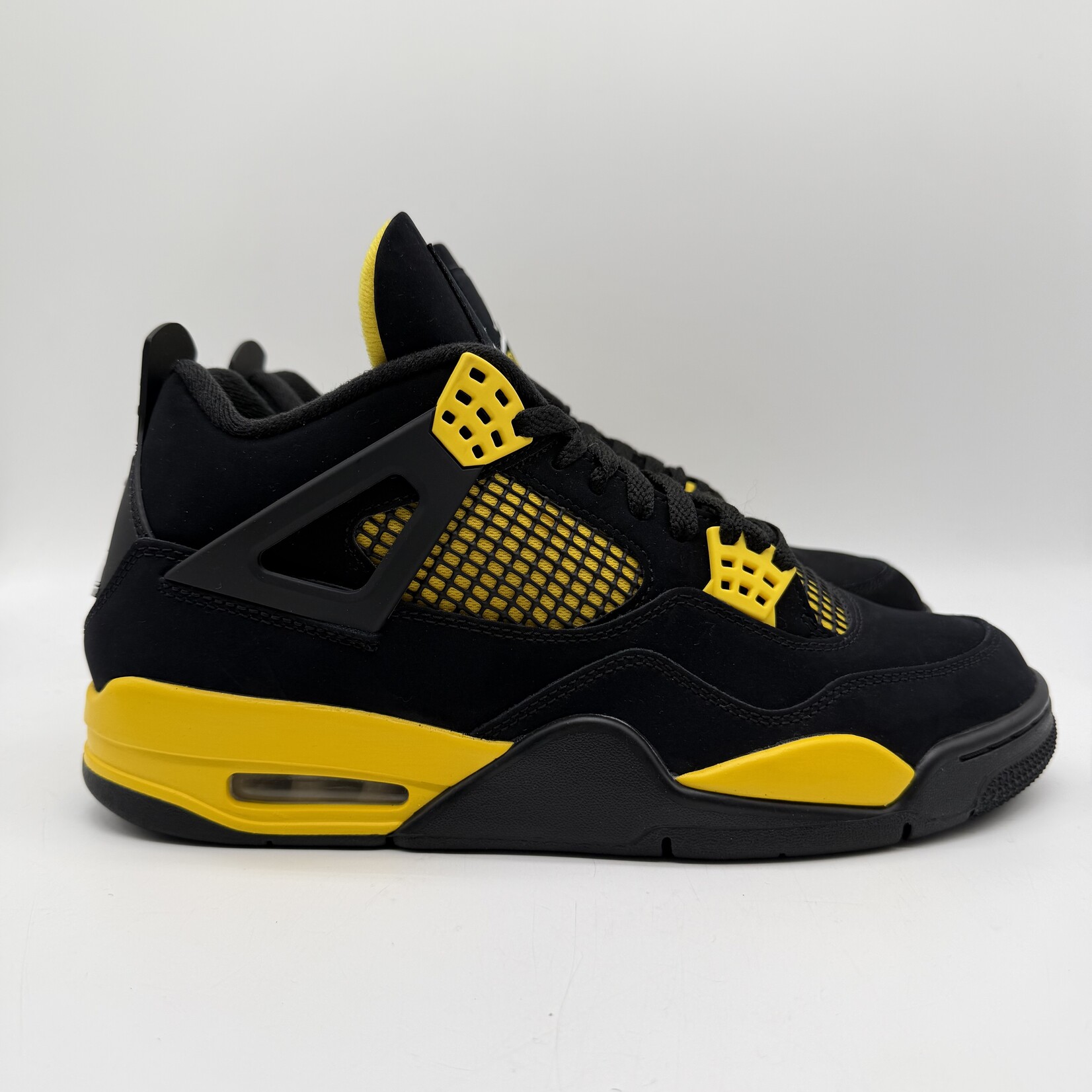 Jordan 4 Retro Thunder (2023)