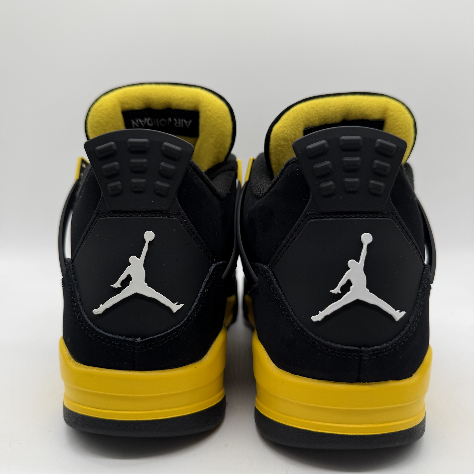 Jordan 4 Retro Thunder (2023)