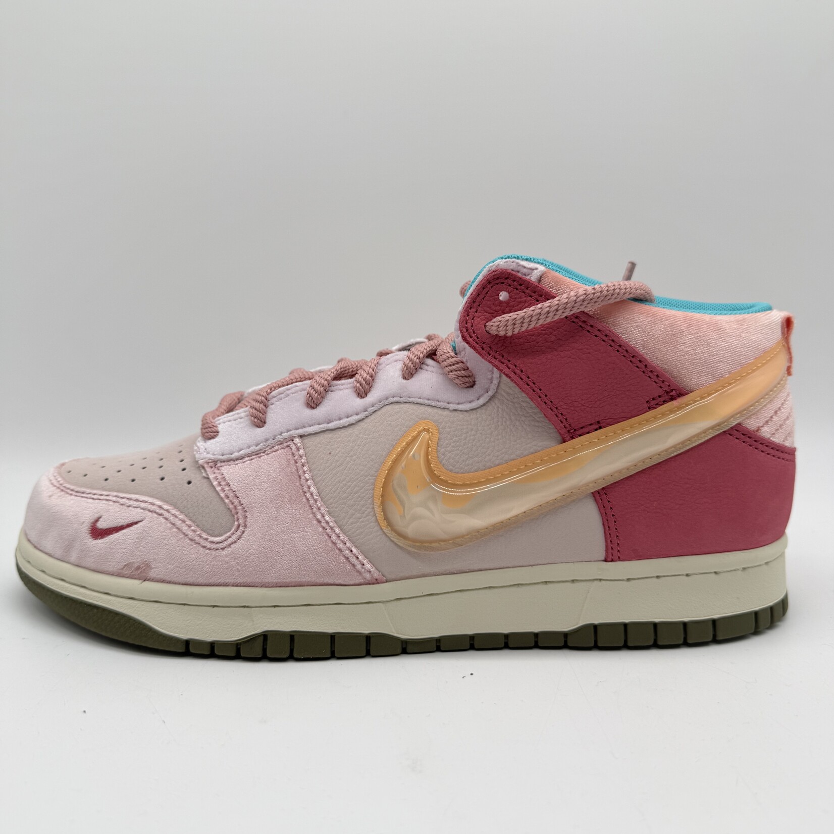 Nike Dunk Mid Social Status Free Lunch Strawberry Milk