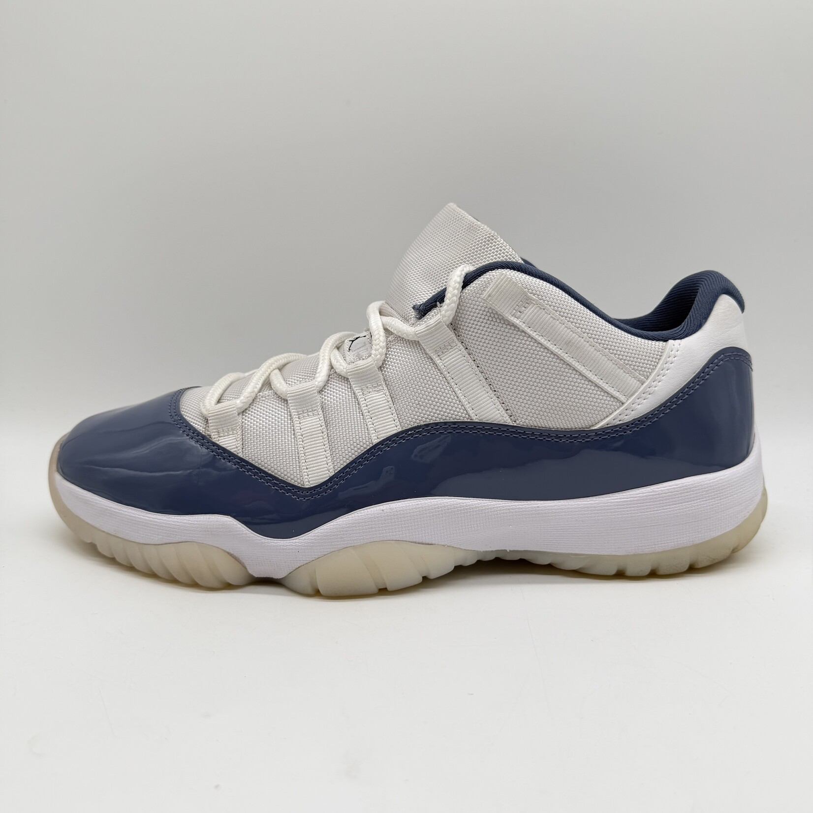 Jordan 11 Retro Low Diffused Blue