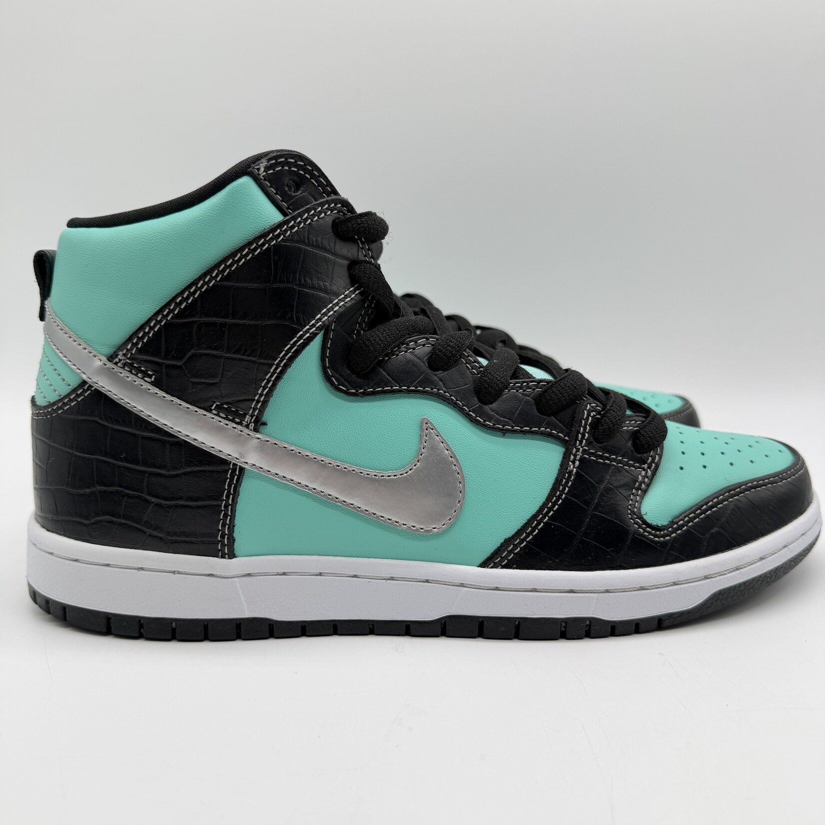 Nike SB Dunk High Diamond Supply Co.