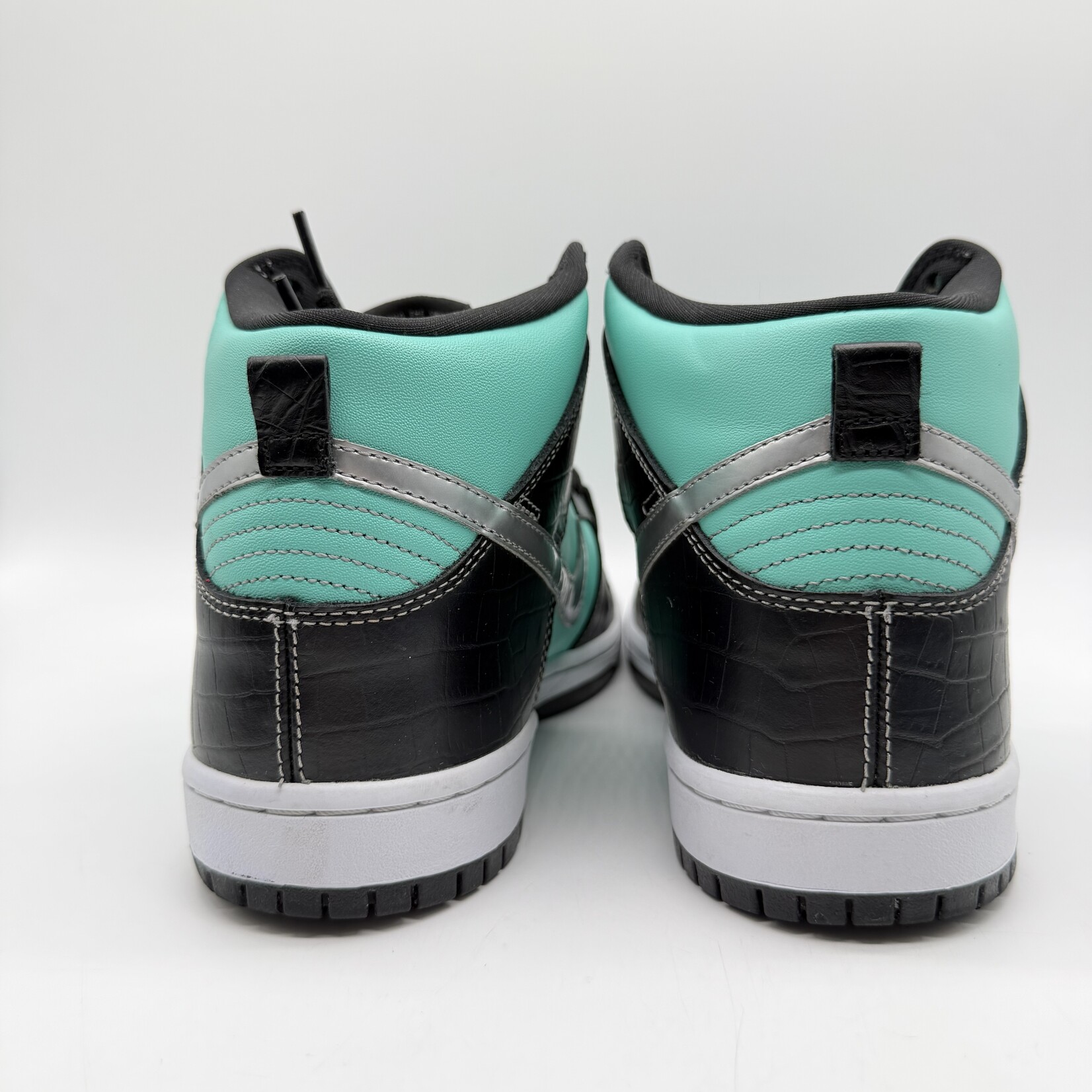 Nike SB Dunk High Diamond Supply Co.