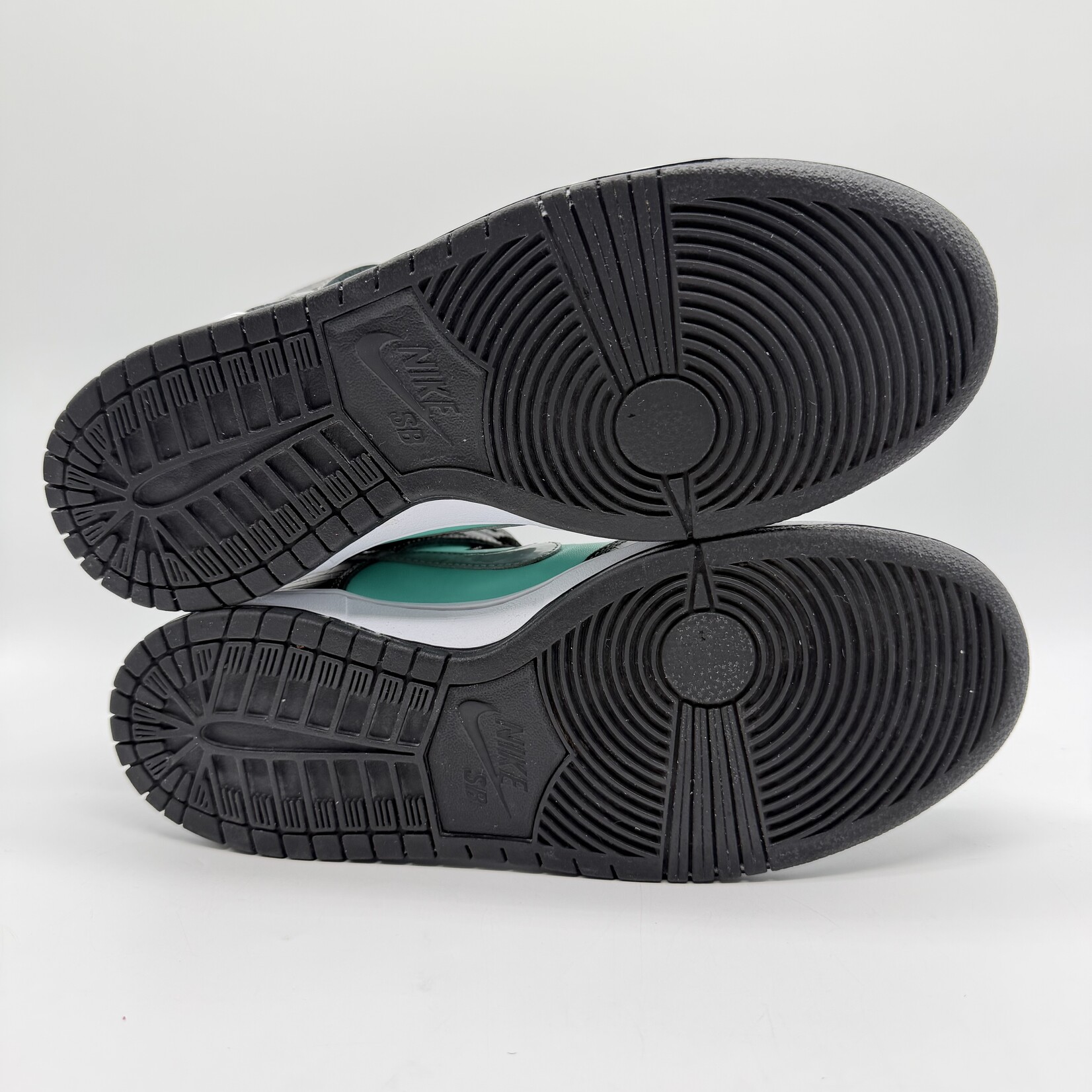 Nike SB Dunk High Diamond Supply Co.