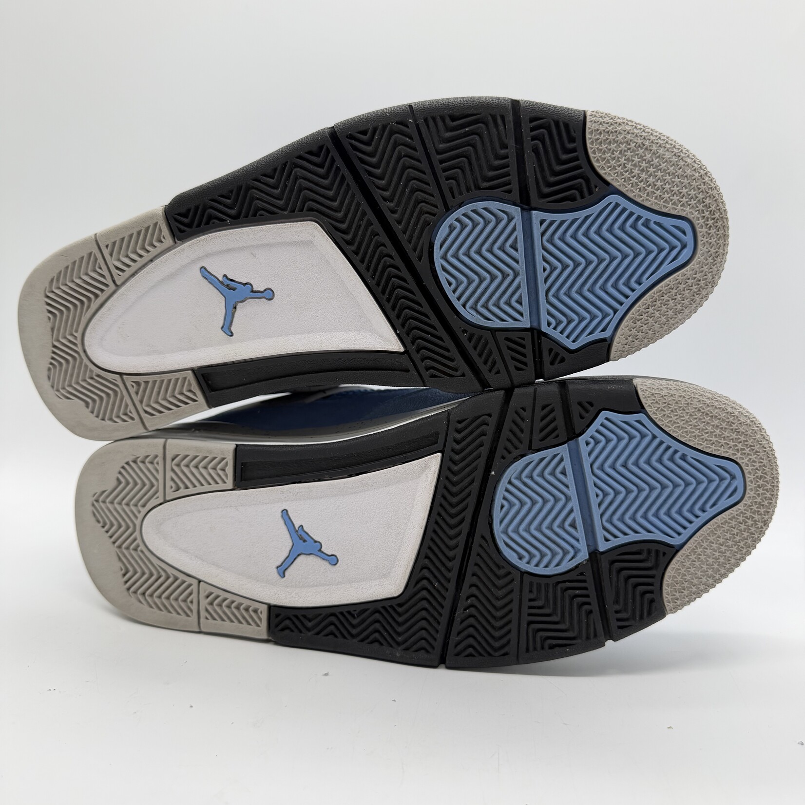 Jordan 4 Retro University Blue