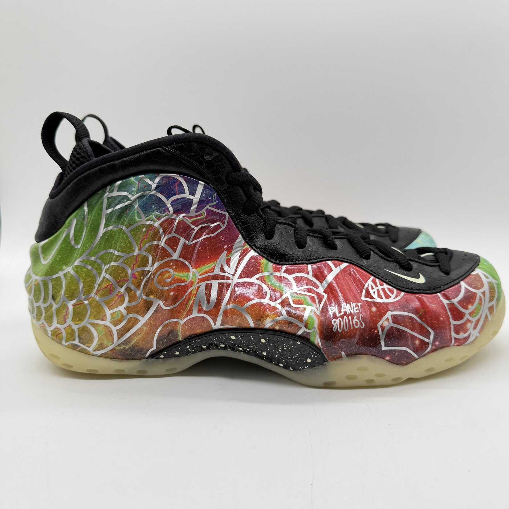Nike Air Foamposite One Beijing Planet Hoops