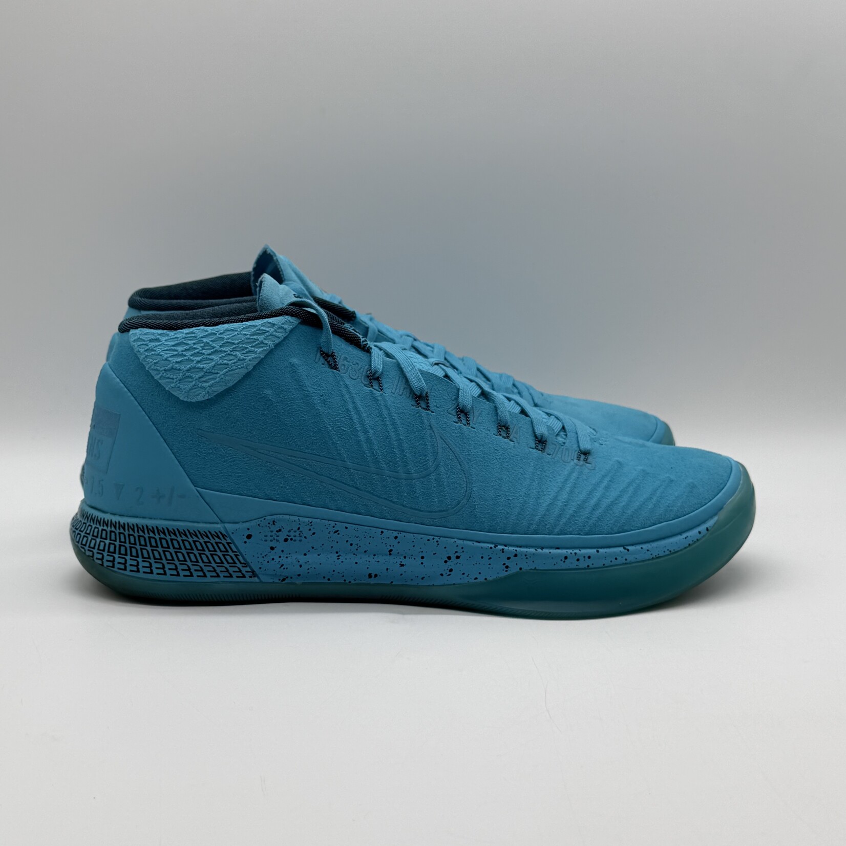 Nike Kobe A.D. Mid Honesty