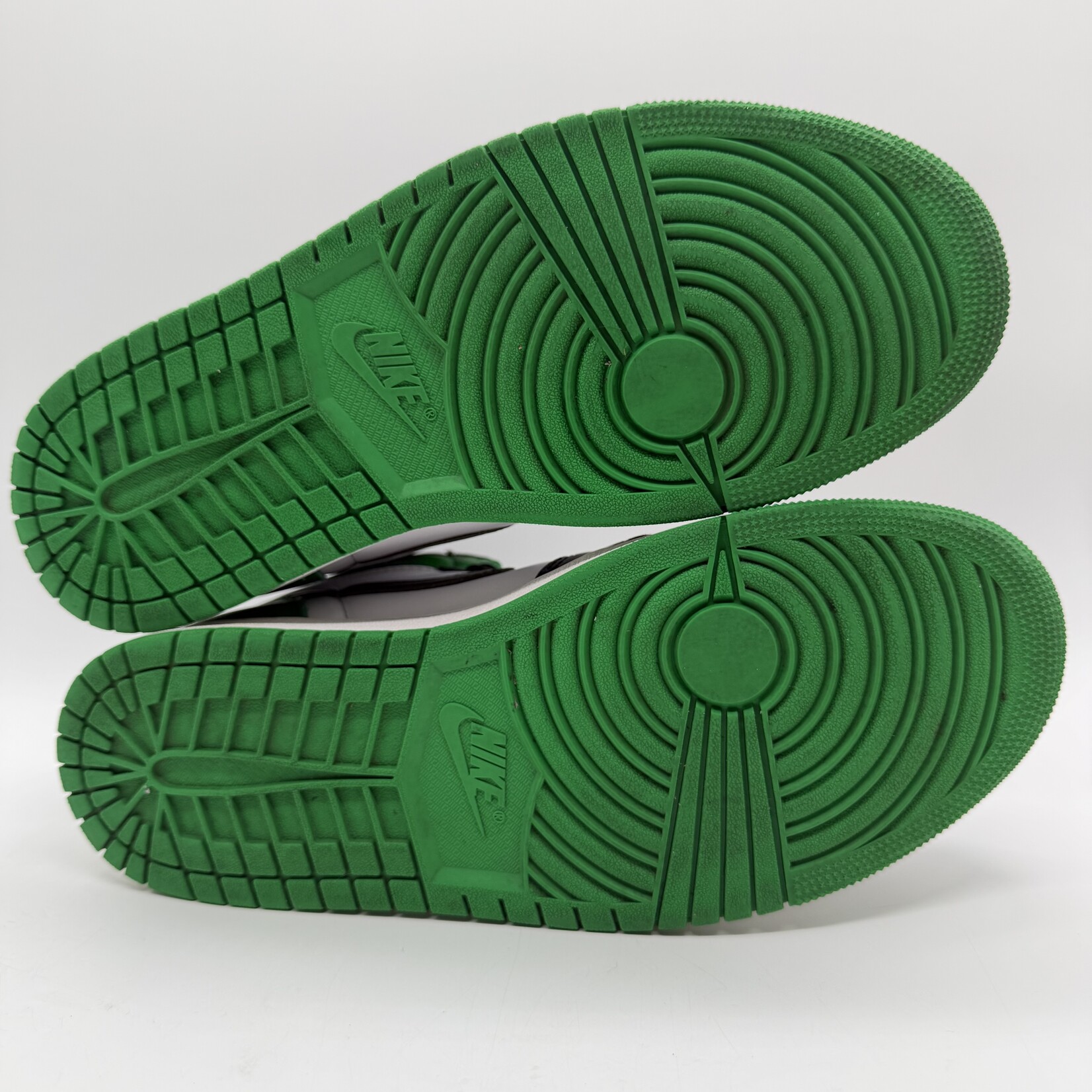 Jordan 1 Retro High OG Lucky Green