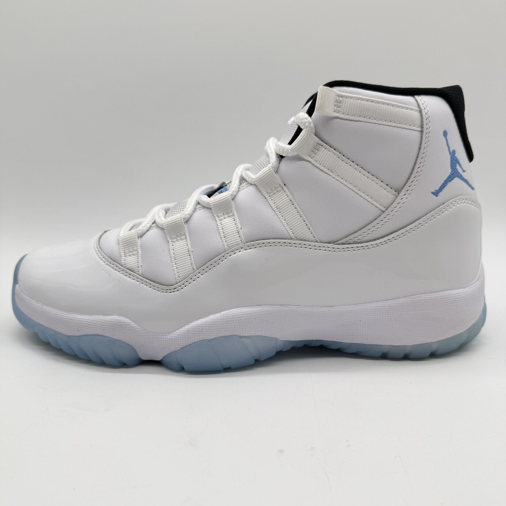 Jordan 11 Retro Legend Blue (2024)