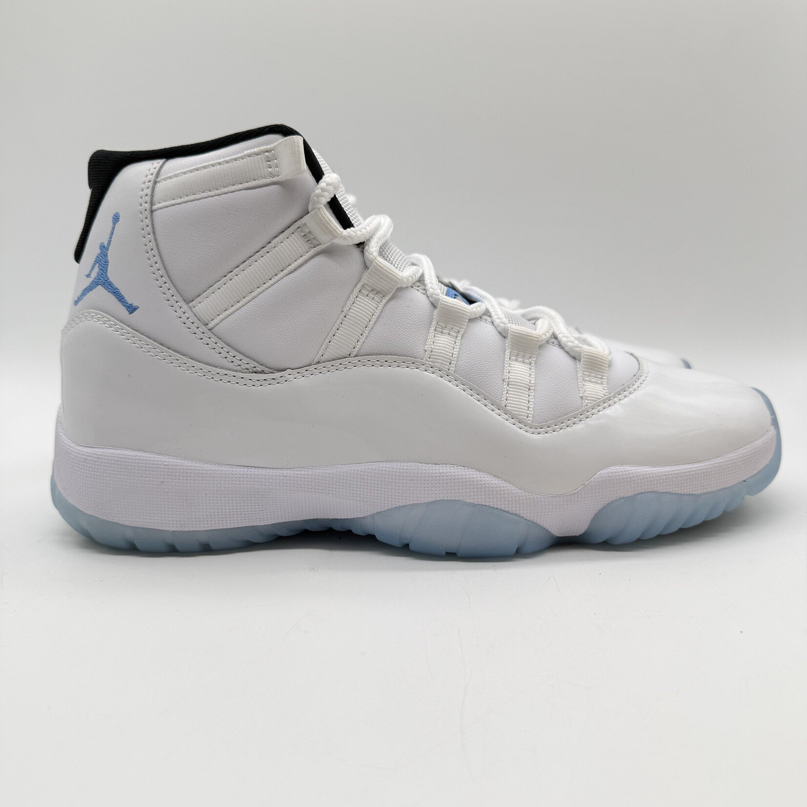 Jordan 11 Retro Legend Blue (2024)