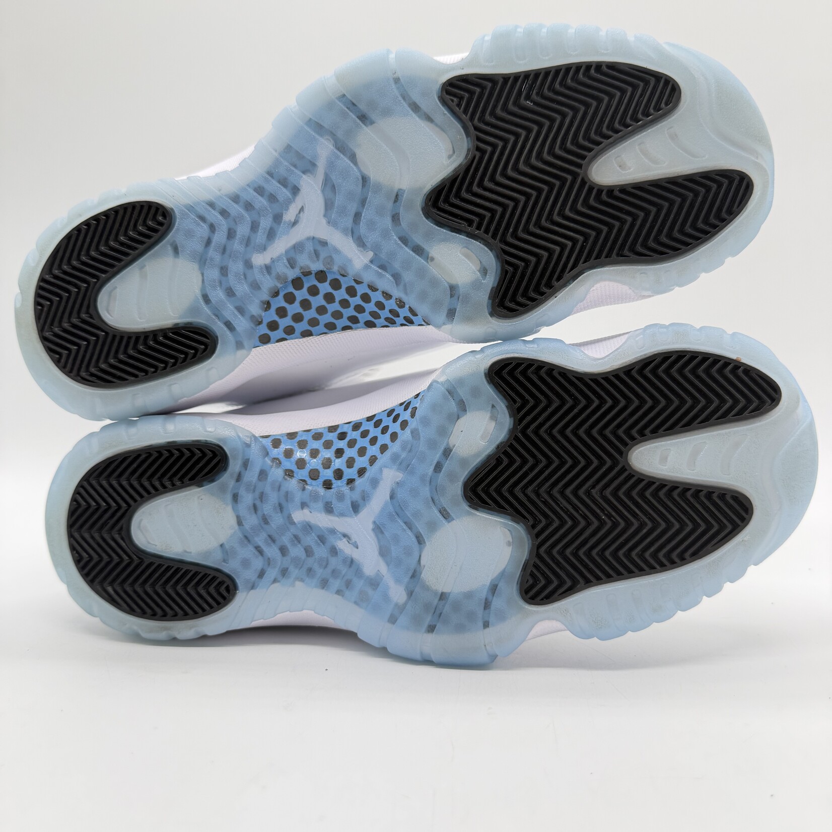 Jordan 11 Retro Legend Blue (2024)