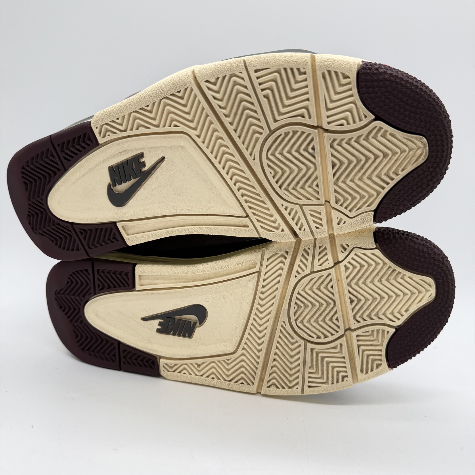 Jordan 4 Retro SP A Ma Maniére Violet Ore