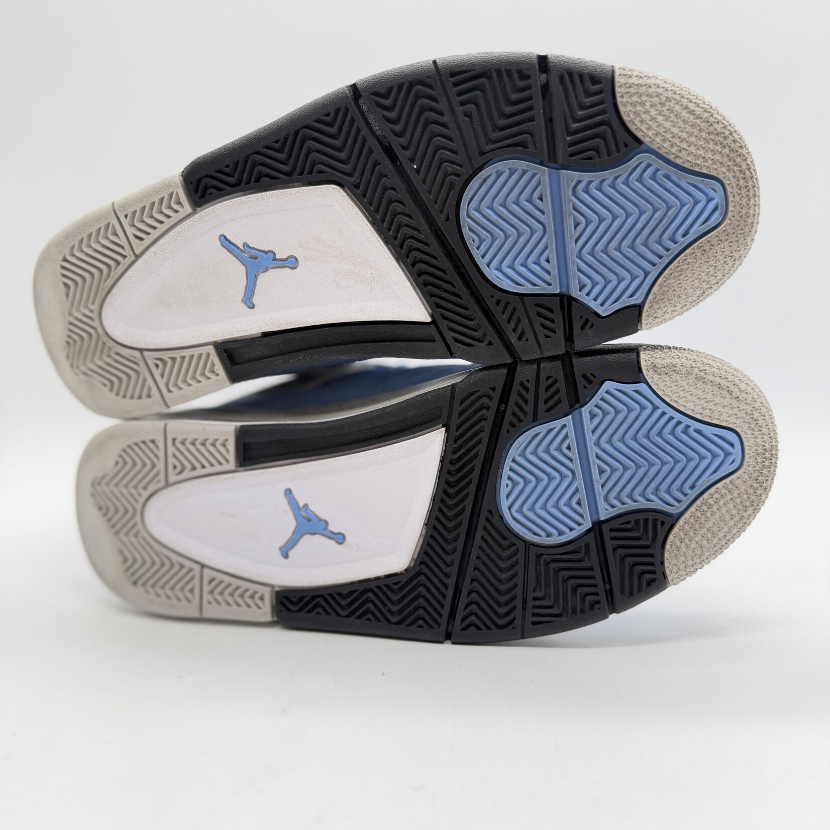 Jordan 4 Retro University Blue