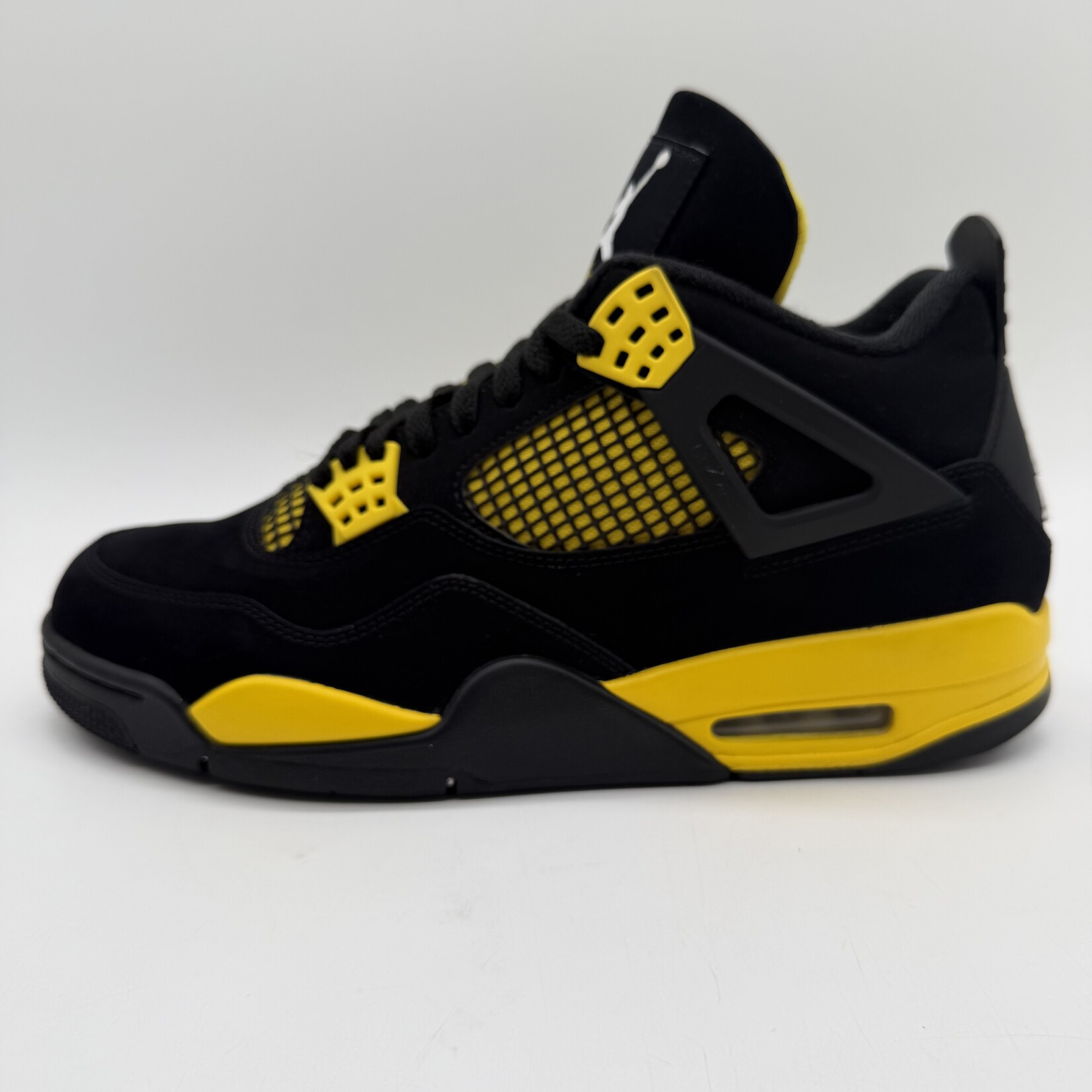 Jordan 4 Retro Thunder (2023)