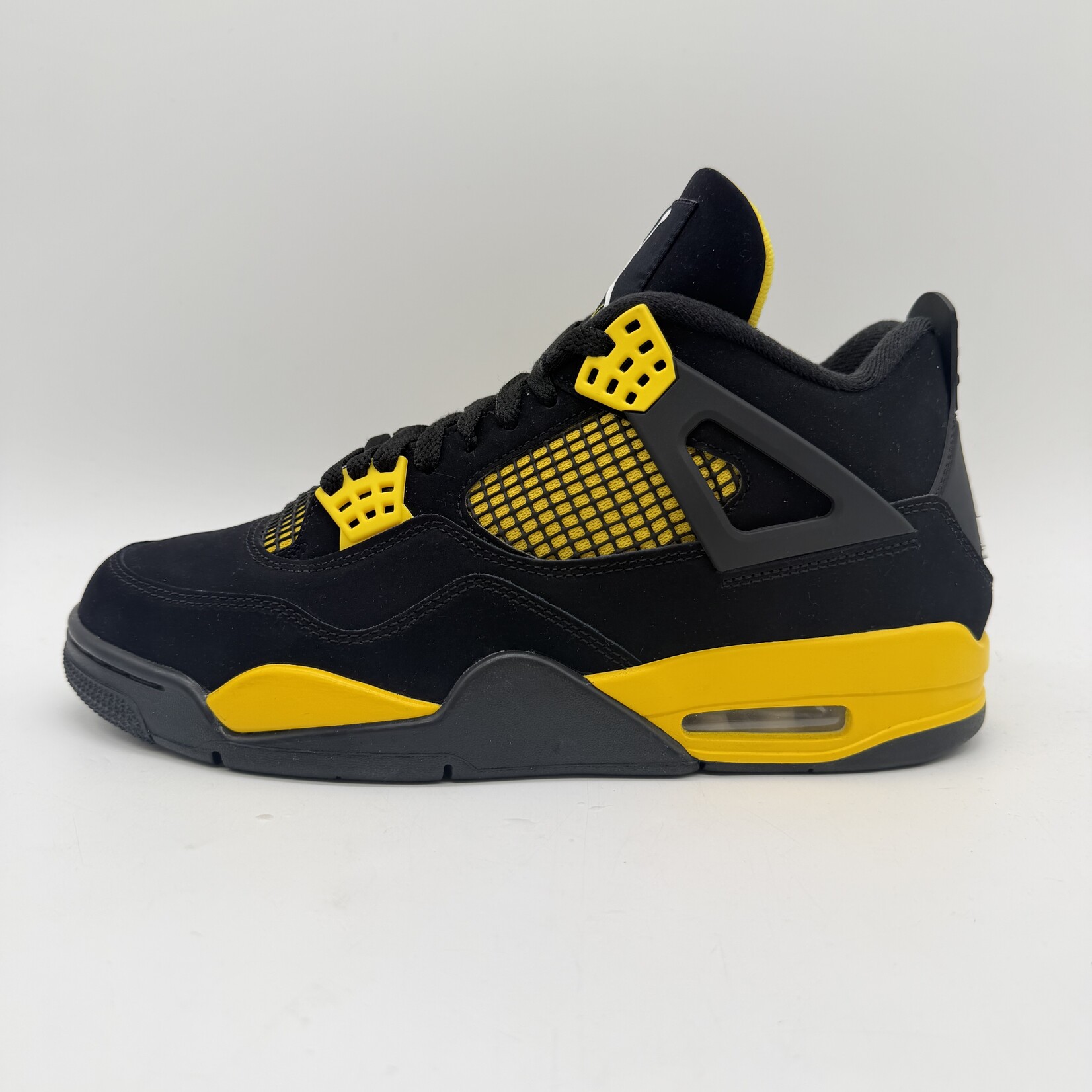Jordan 4 Retro Thunder (2023)