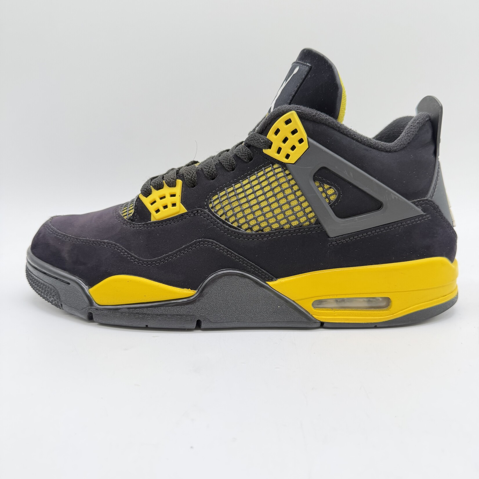 Jordan 4 Retro Thunder (2023)