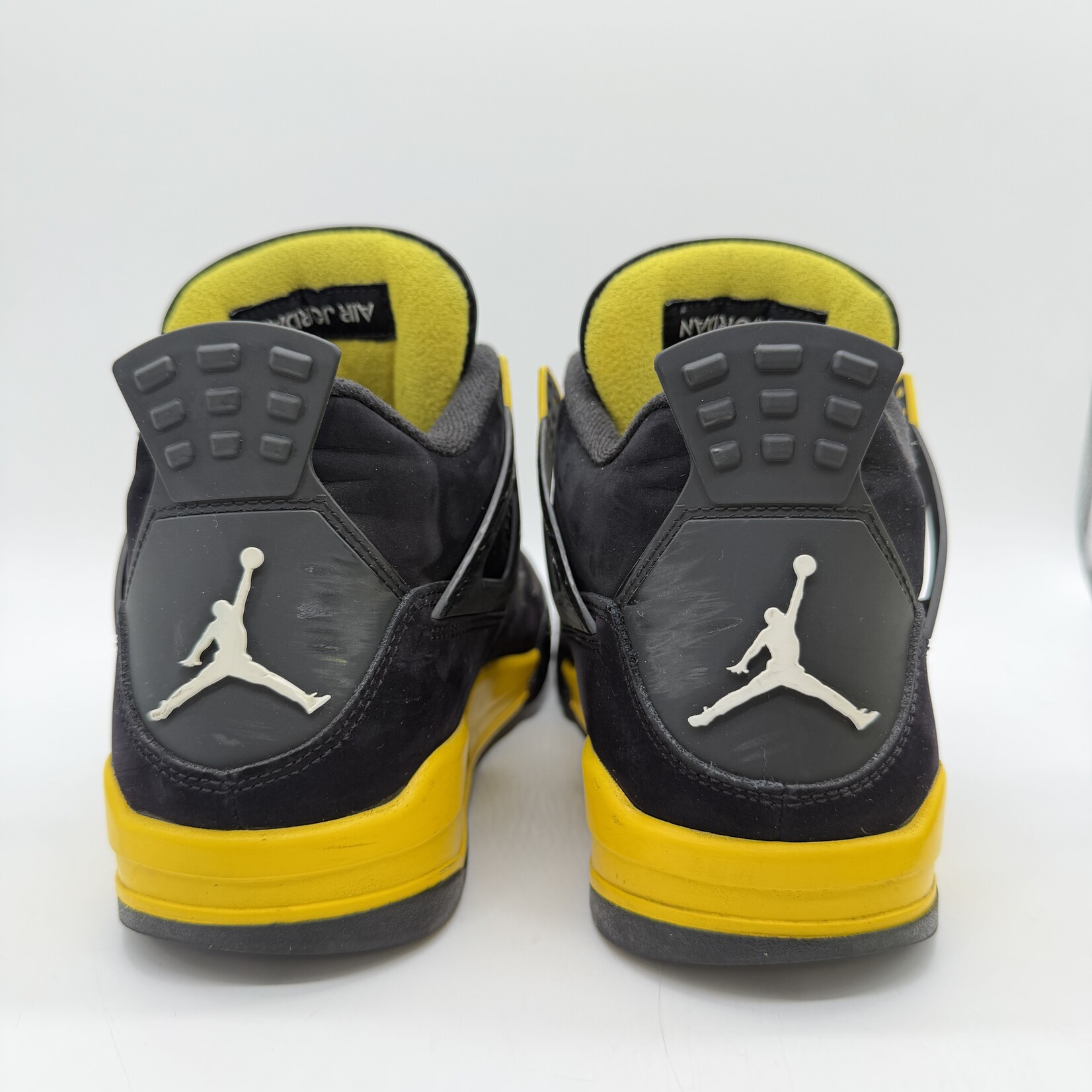 Jordan 4 Retro Thunder (2023)