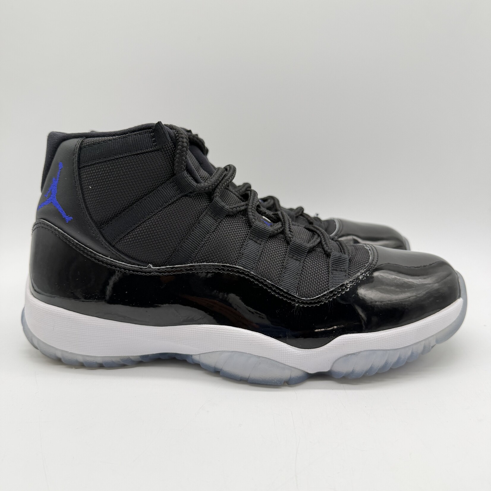 Jordan 11 Retro Space Jam (2016)
