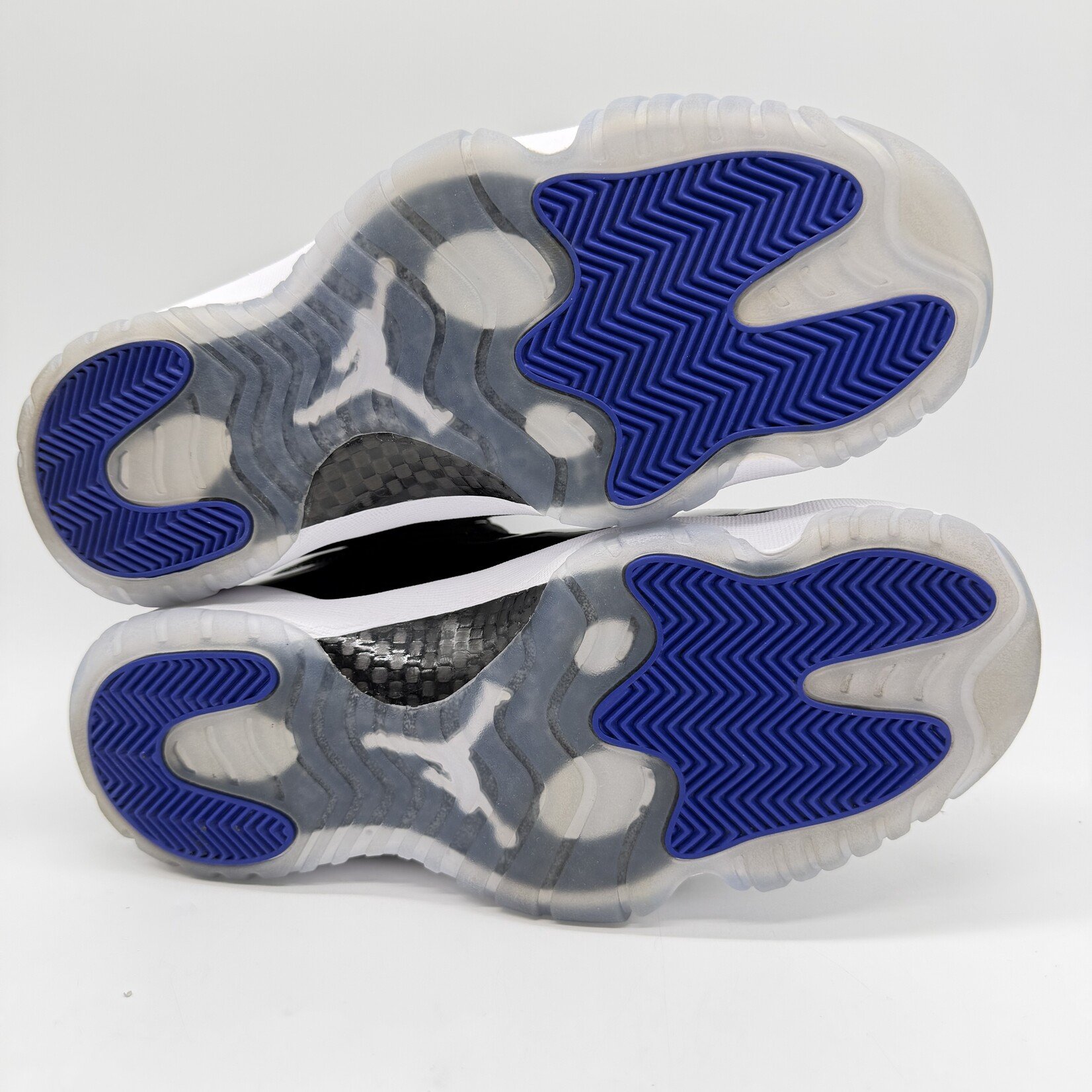 Jordan 11 Retro Space Jam (2016)