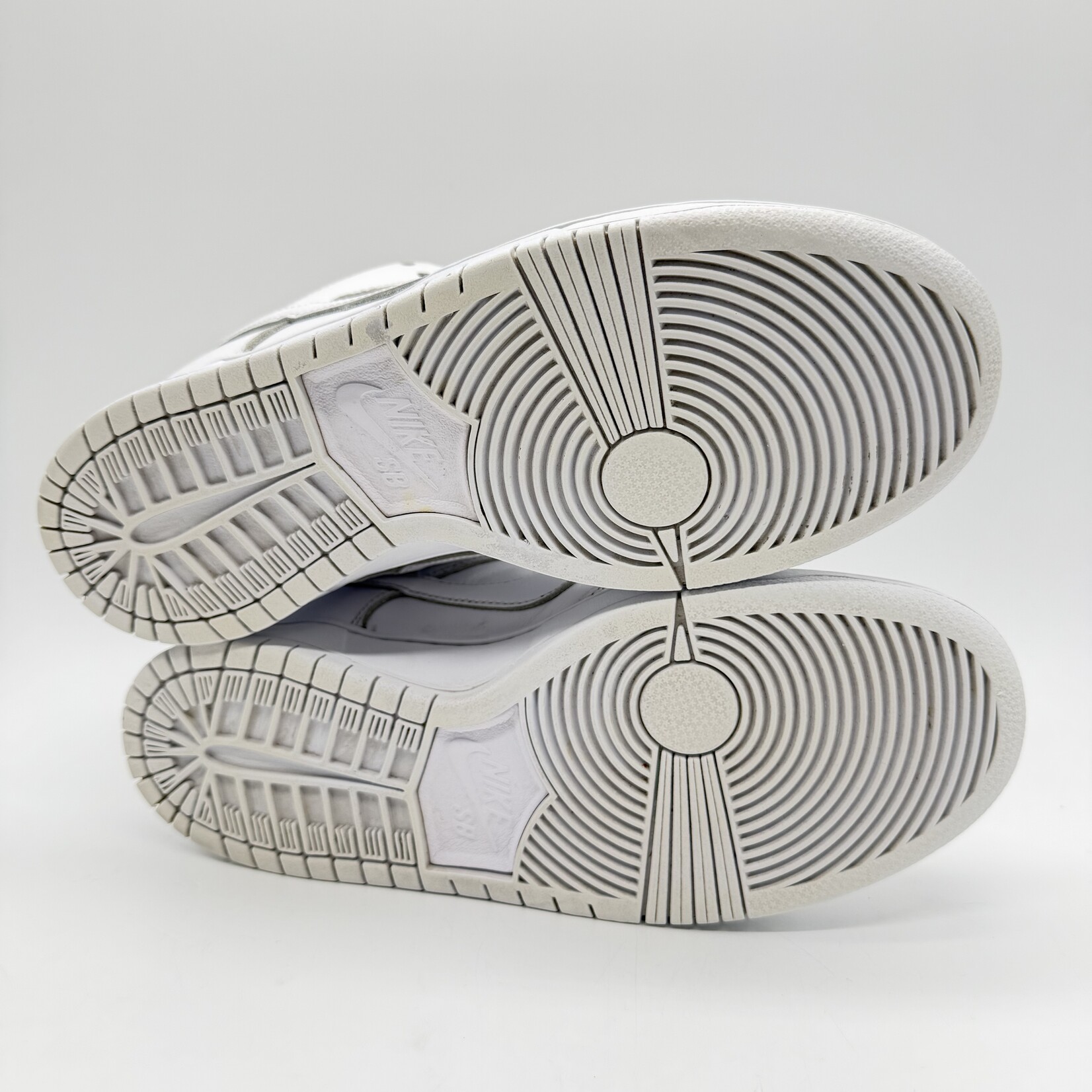 Nike SB Dunk Low Pro Triple White