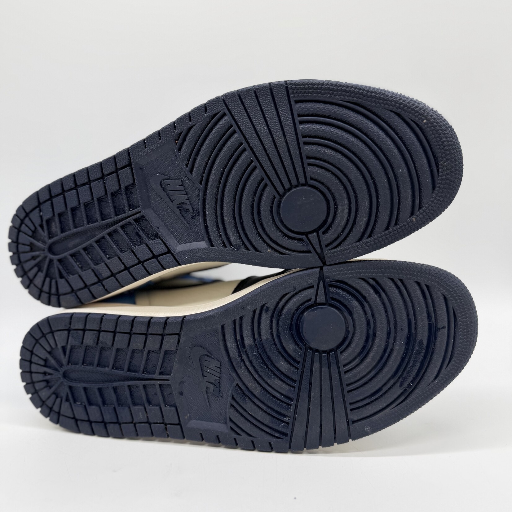 Jordan 1 Retro High Obsidian