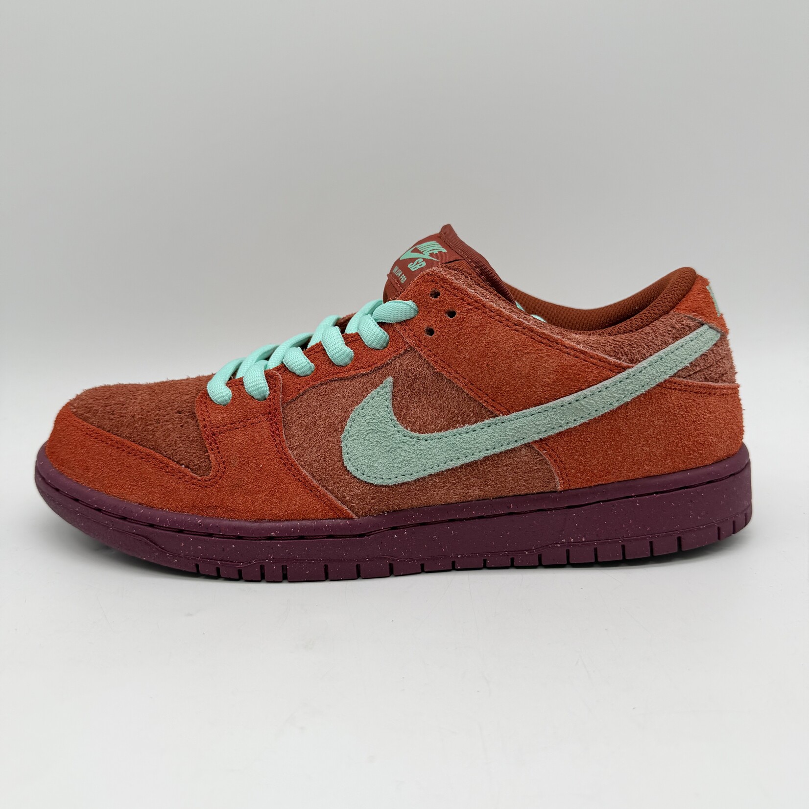 Nike SB Dunk Low Mystic Red Rosewood