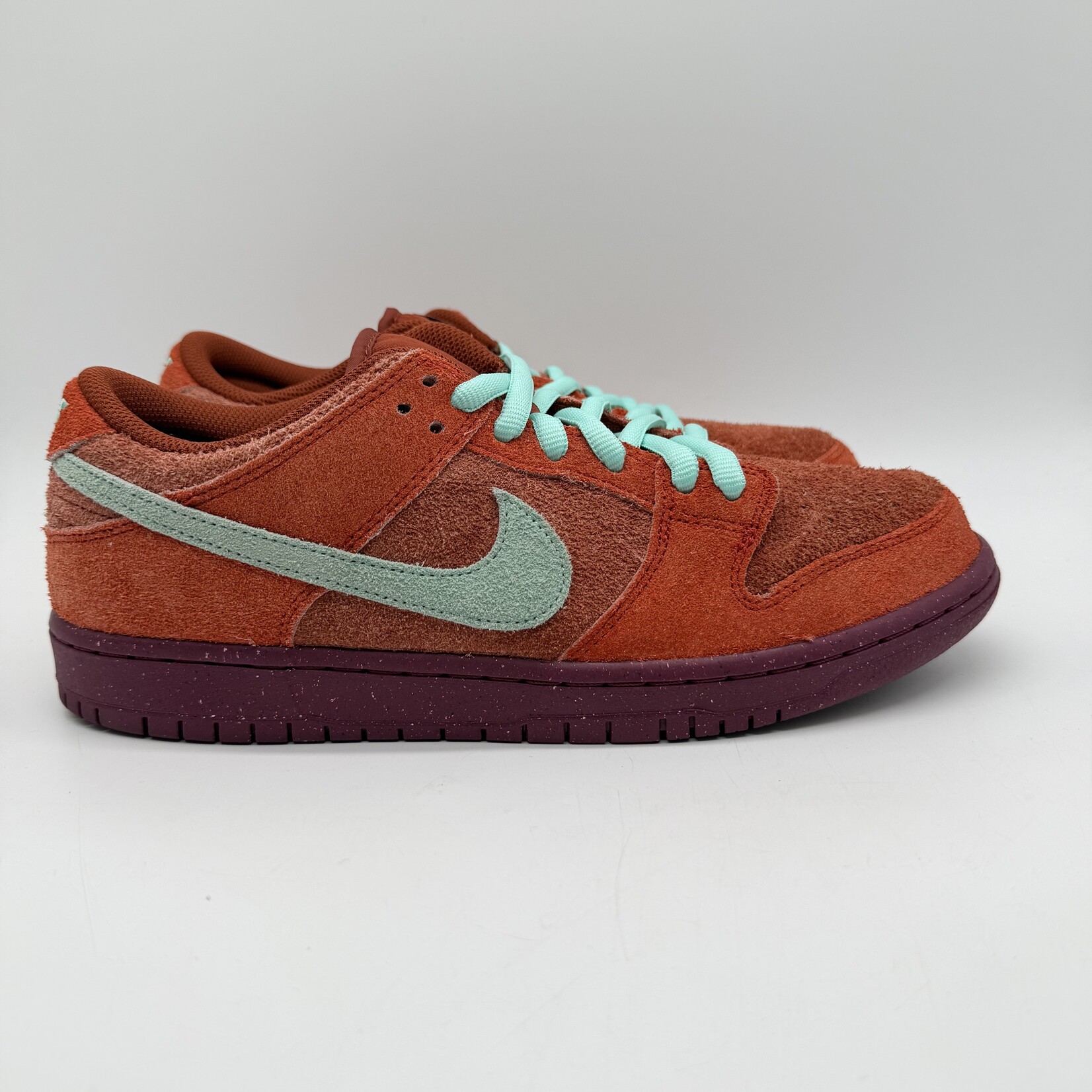 Nike SB Dunk Low Mystic Red Rosewood