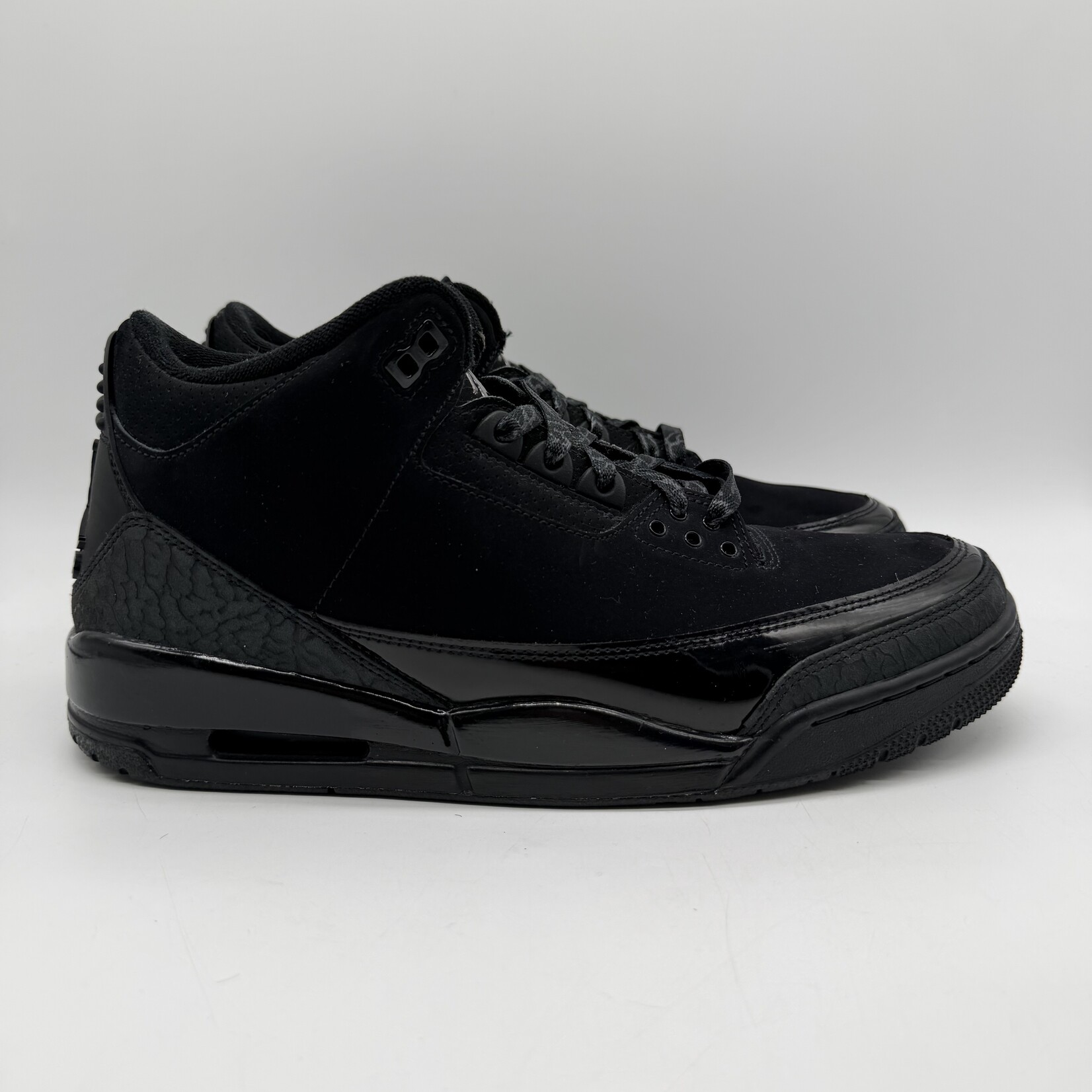 Jordan 3 Retro Black Cat (2025)