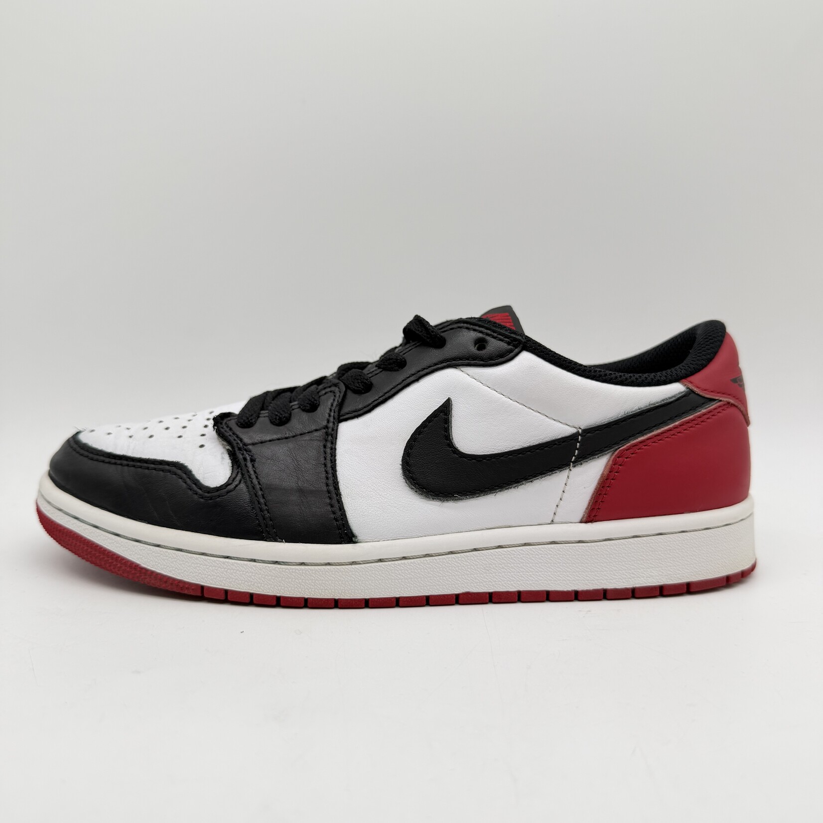 Jordan 1 Retro Low OG Black Toe (2023)