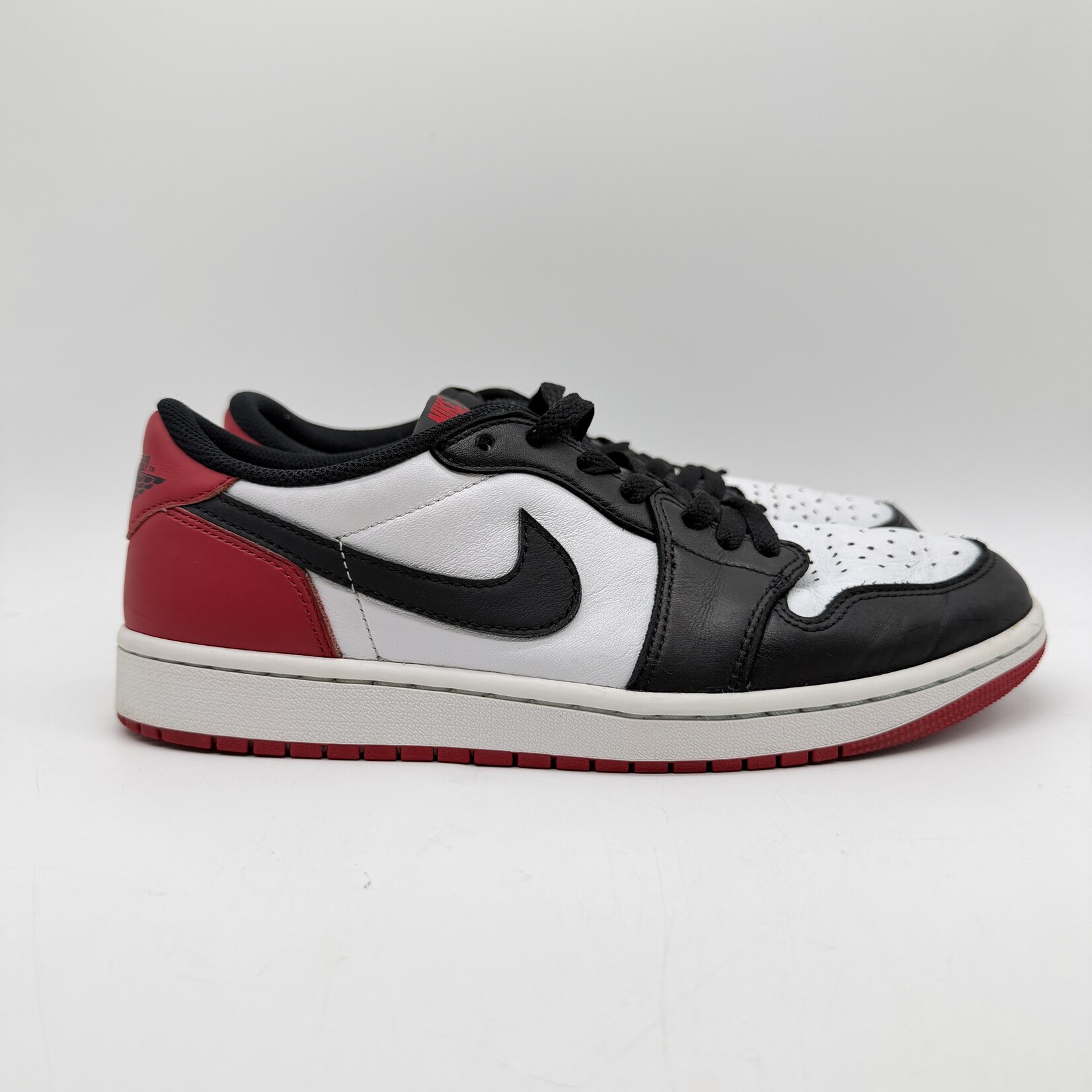 Jordan 1 Retro Low OG Black Toe (2023)