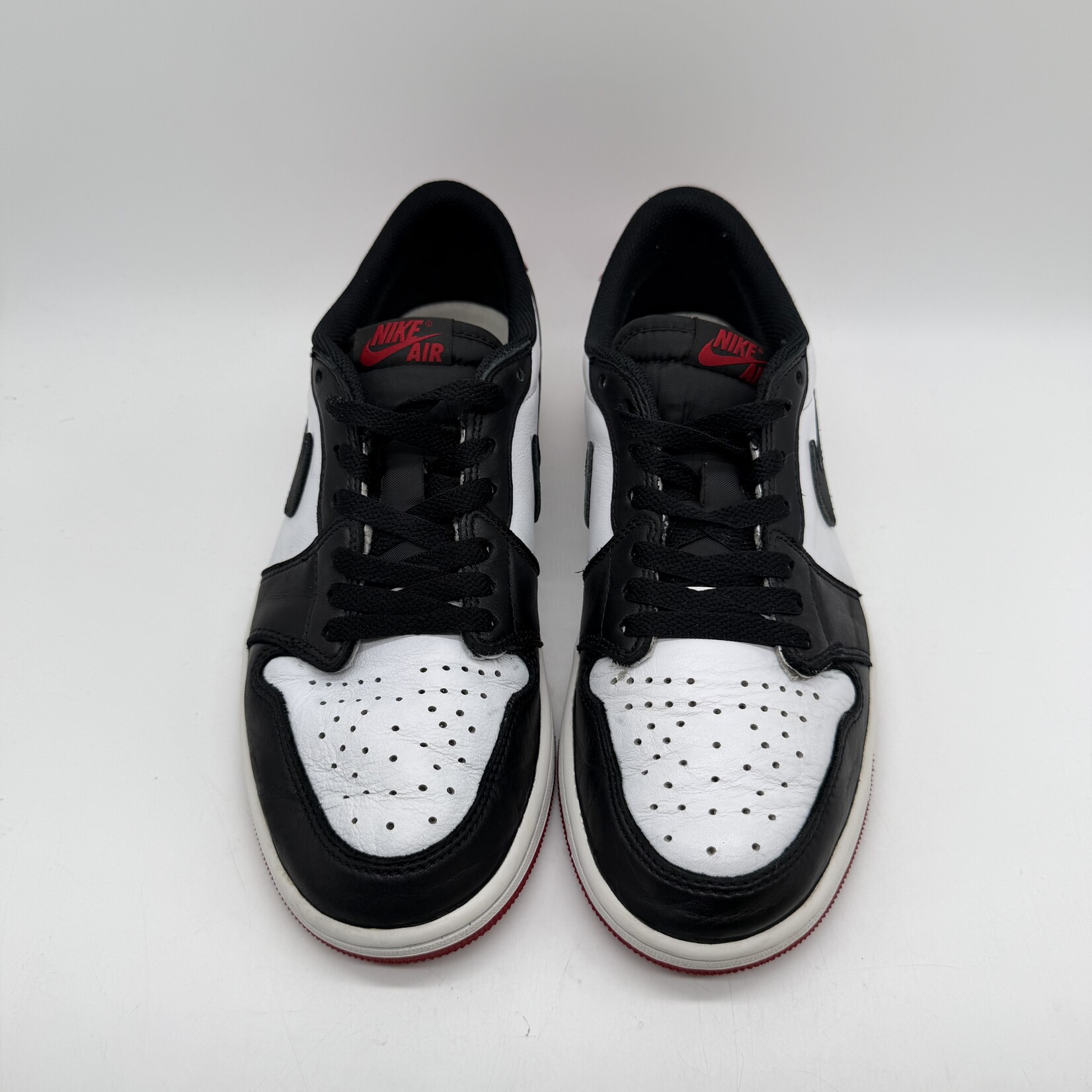 Jordan 1 Retro Low OG Black Toe (2023)