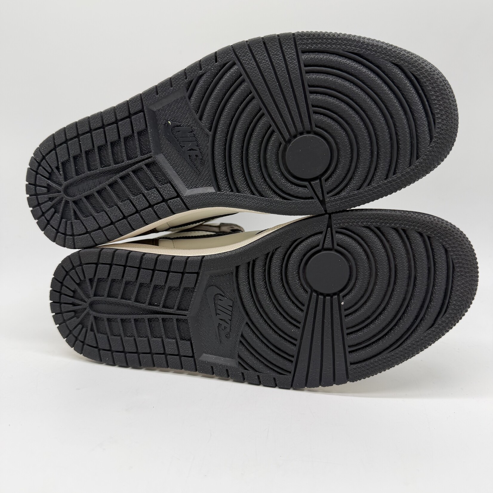 Jordan 1 Retro High Dark Mocha