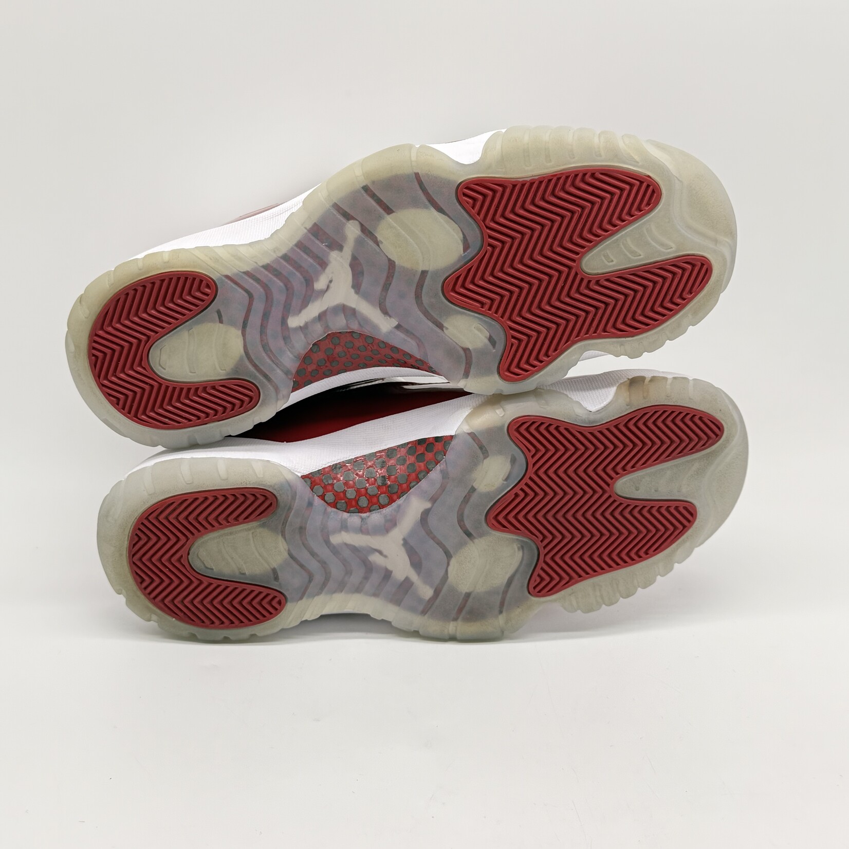 Jordan 11 Retro Cherry (2022)