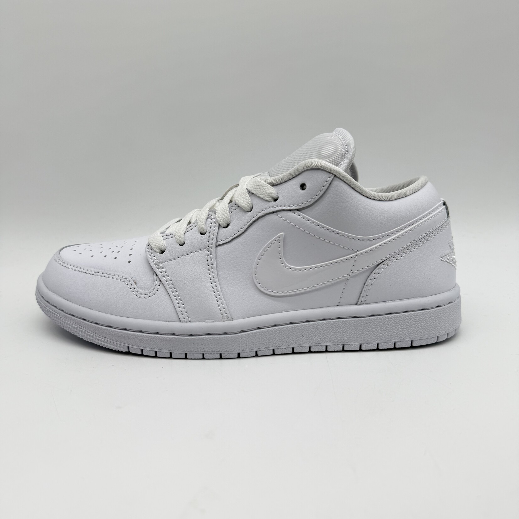 Jordan 1 Low Triple White (2022) (Women's)