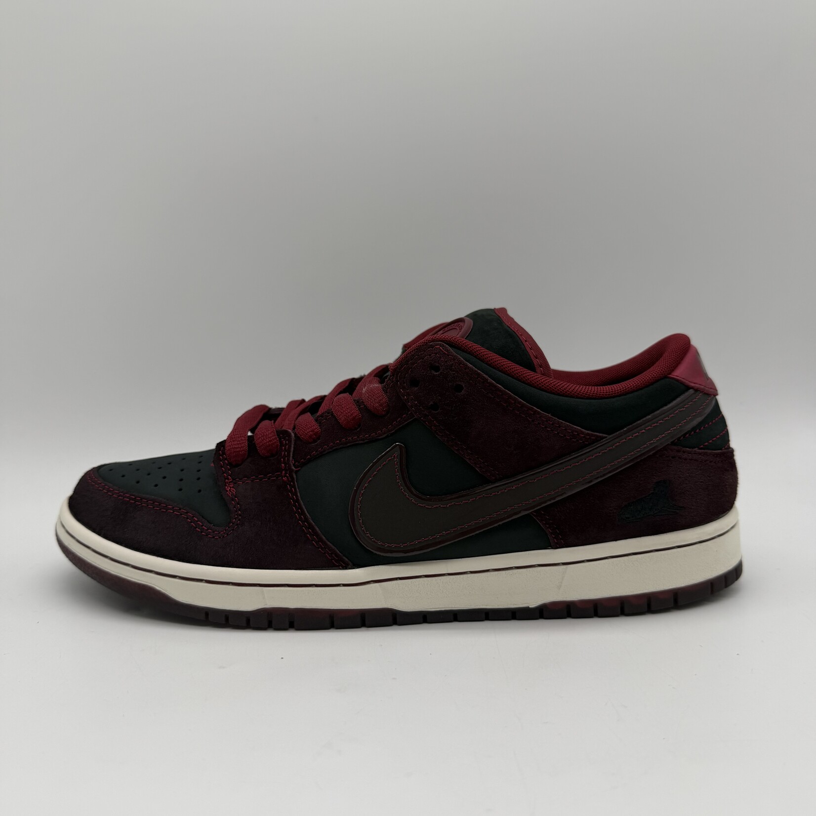 Nike SB Dunk Low Riot Skateshop