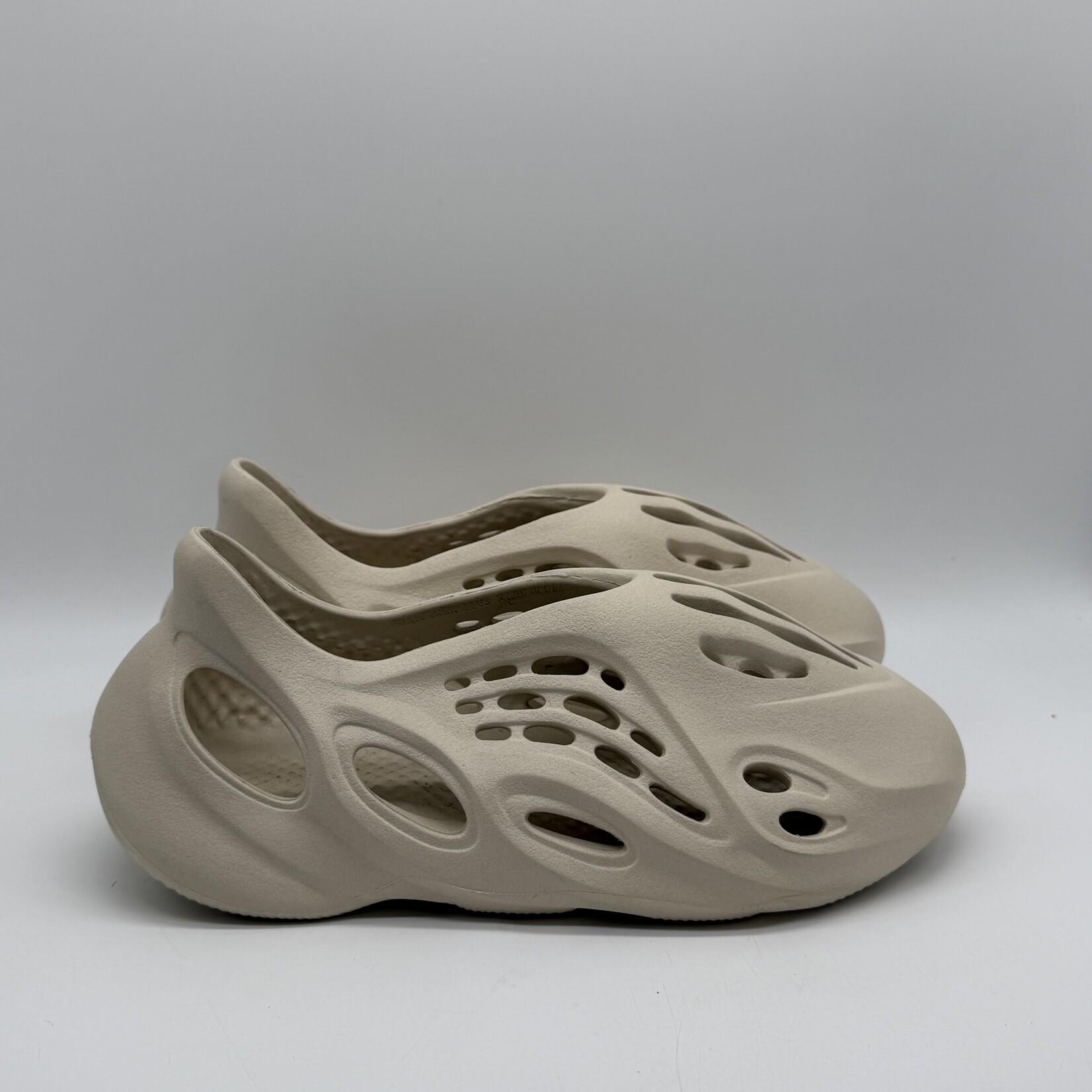 adidas Yeezy Foam RNNR Sand