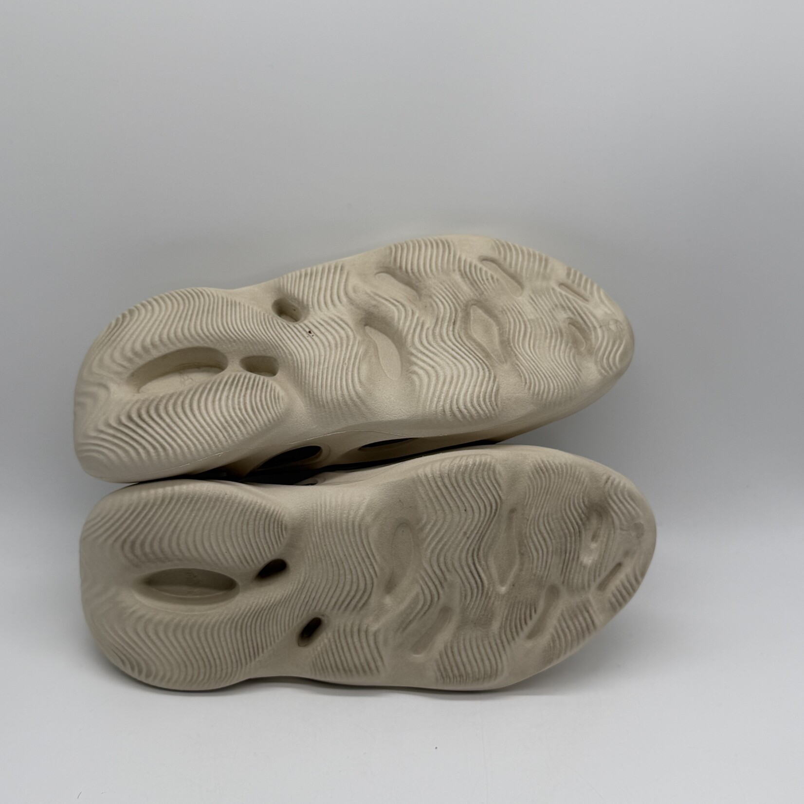 adidas Yeezy Foam RNNR Sand