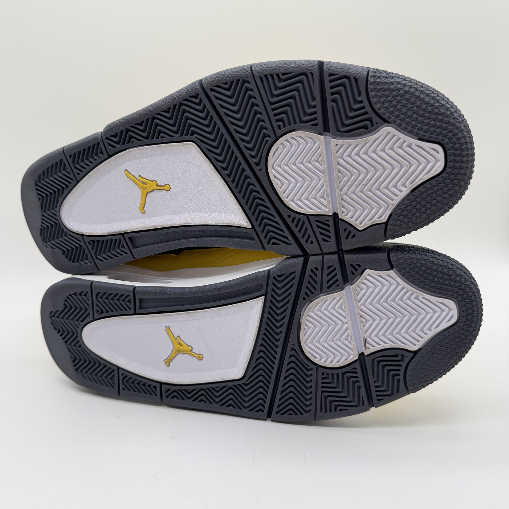 Jordan 4 Retro Lightning (2021)