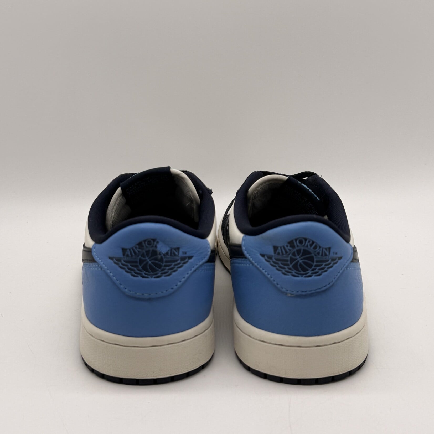 Jordan 1 Low OG Obsidian UNC