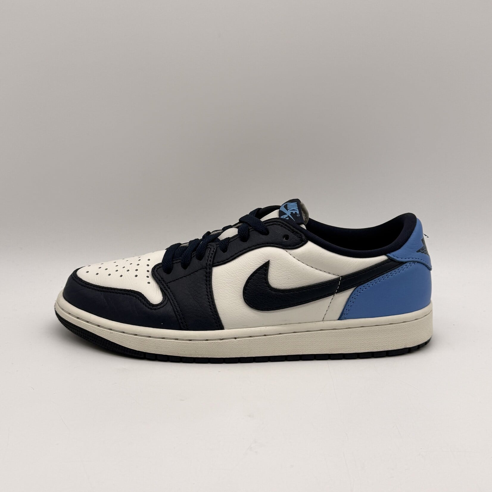 Jordan 1 Low OG Obsidian UNC