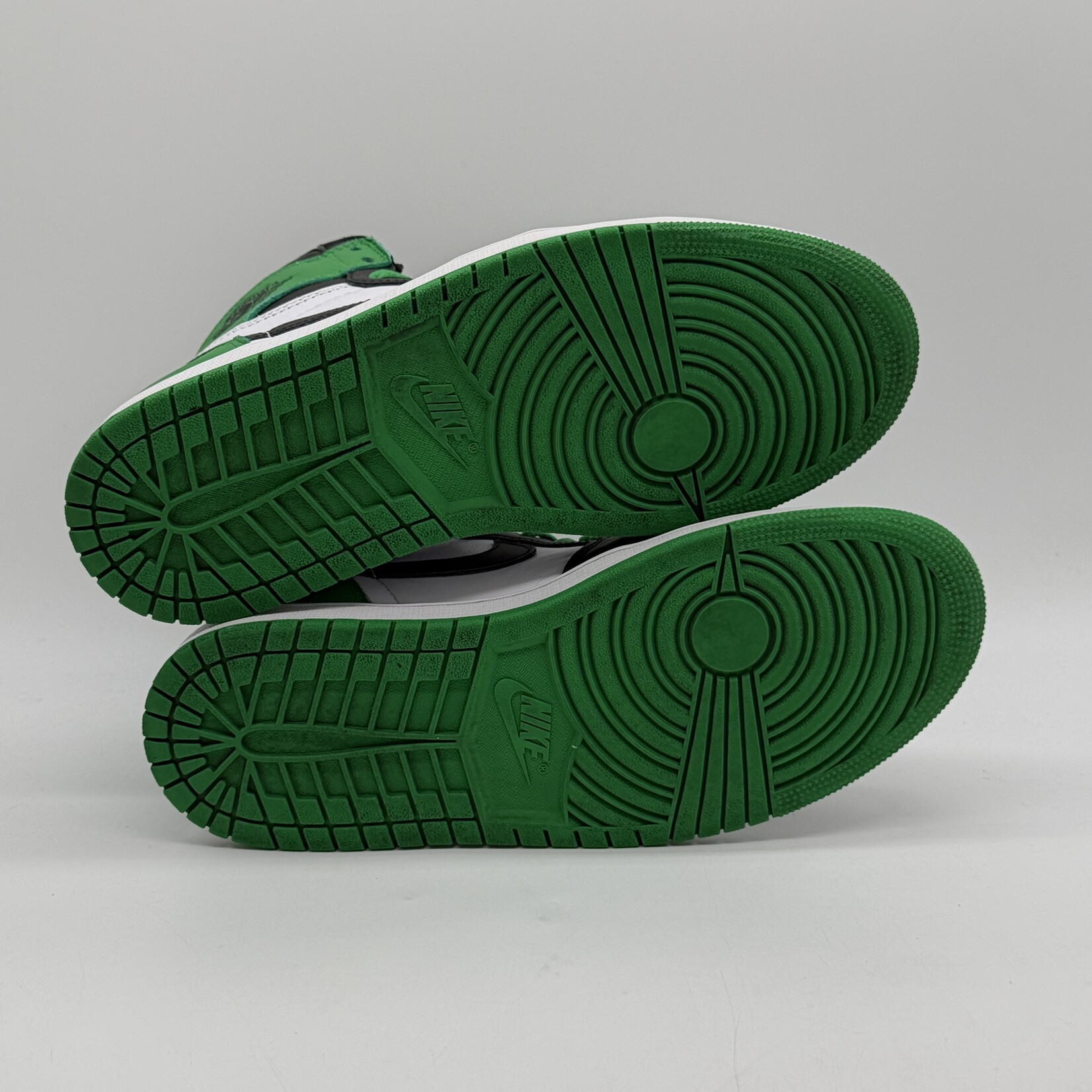 Jordan 1 Retro High OG Lucky Green