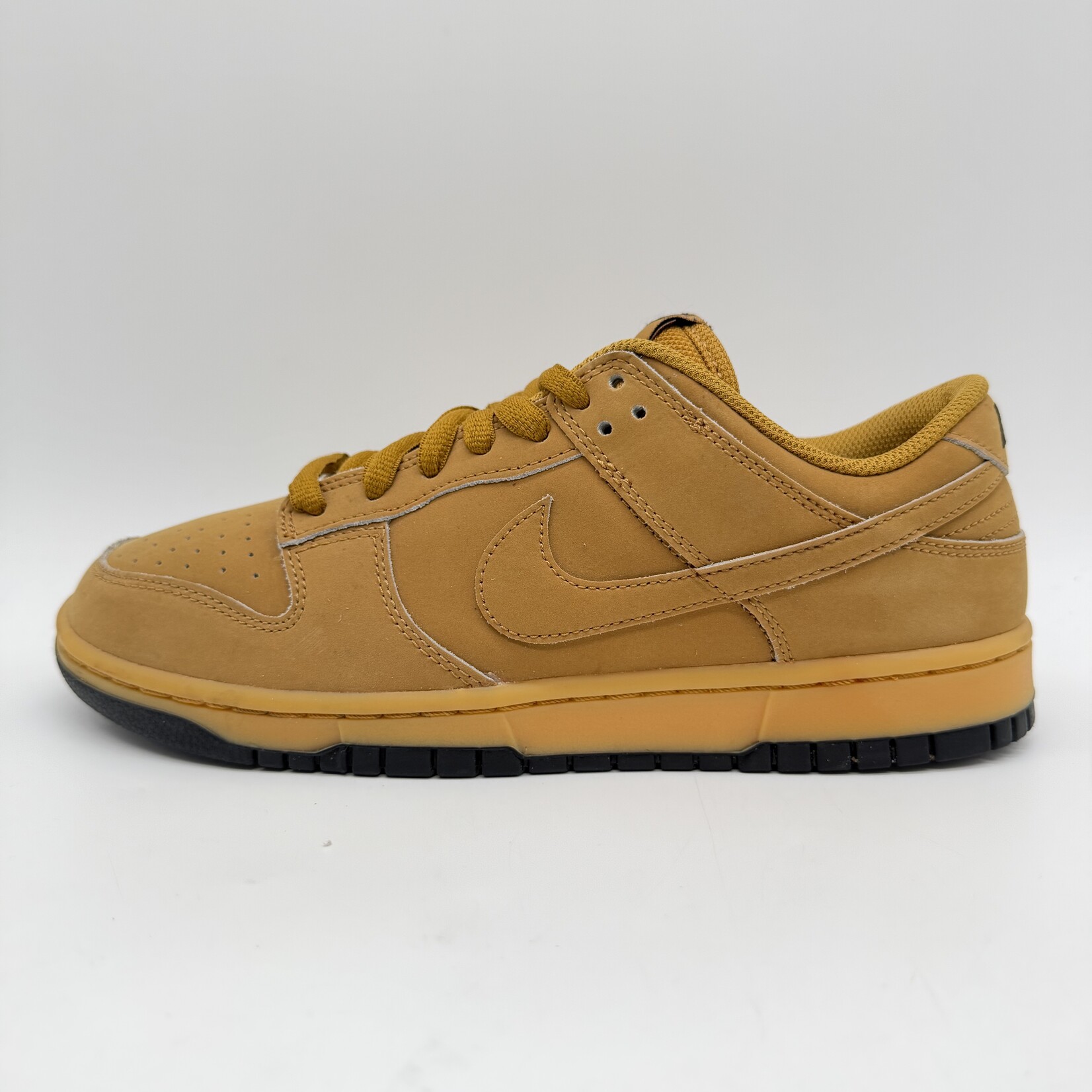 Nike Dunk Low Retro SE Wheat Gum