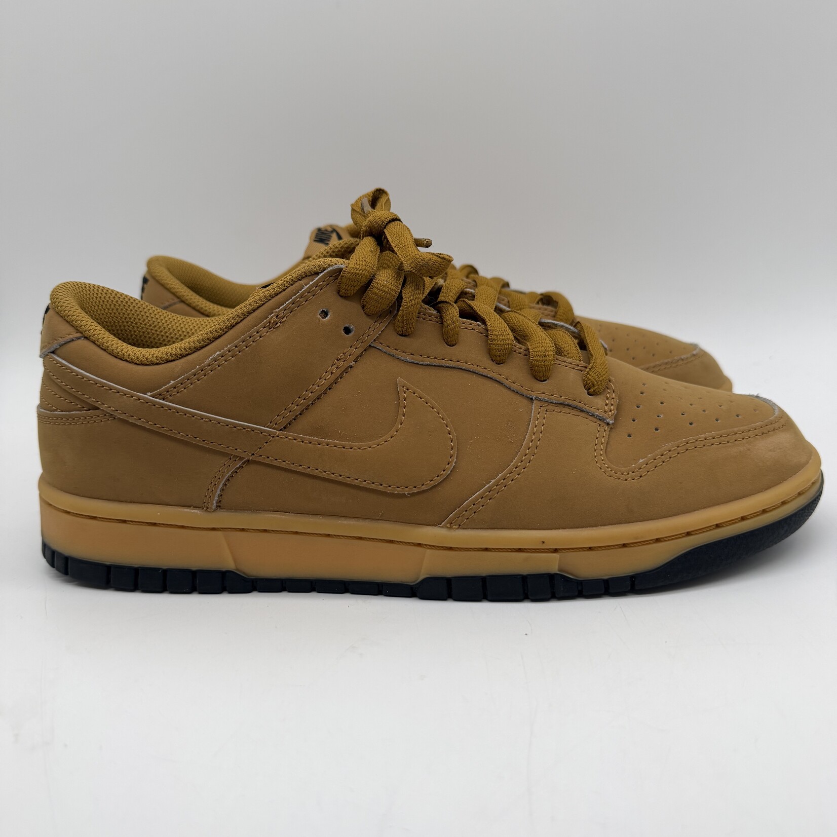 Nike Dunk Low Retro SE Wheat Gum