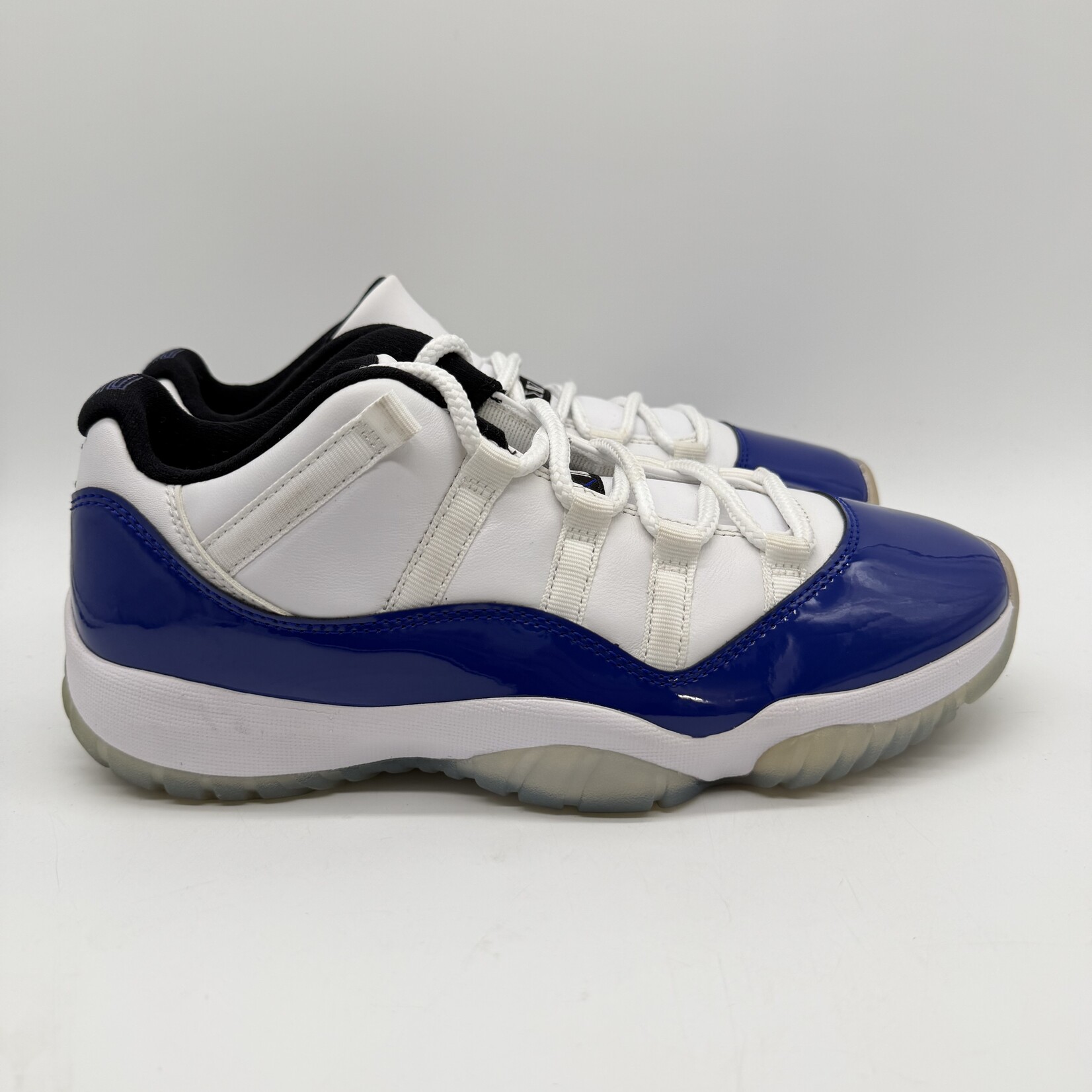 Jordan 11 Retro Low White Concord (Women's)