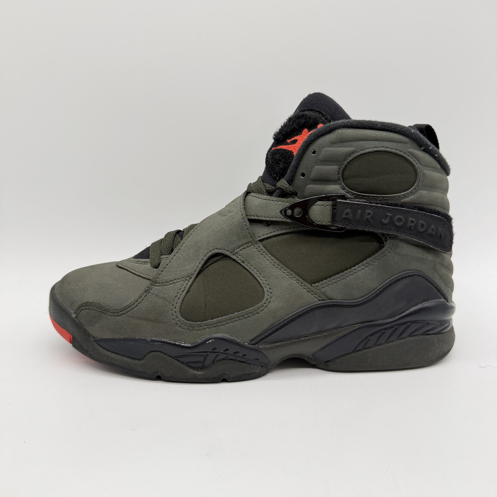 Jordan 8 Retro Take Flight Undefeated