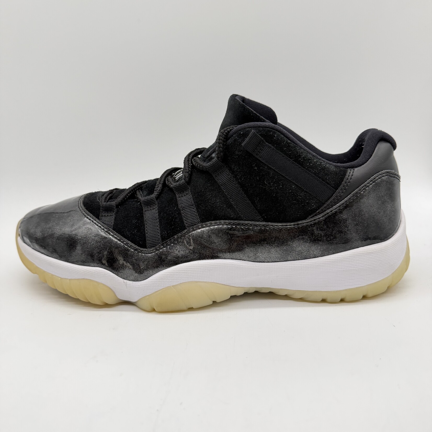Jordan 11 Retro Low Barons