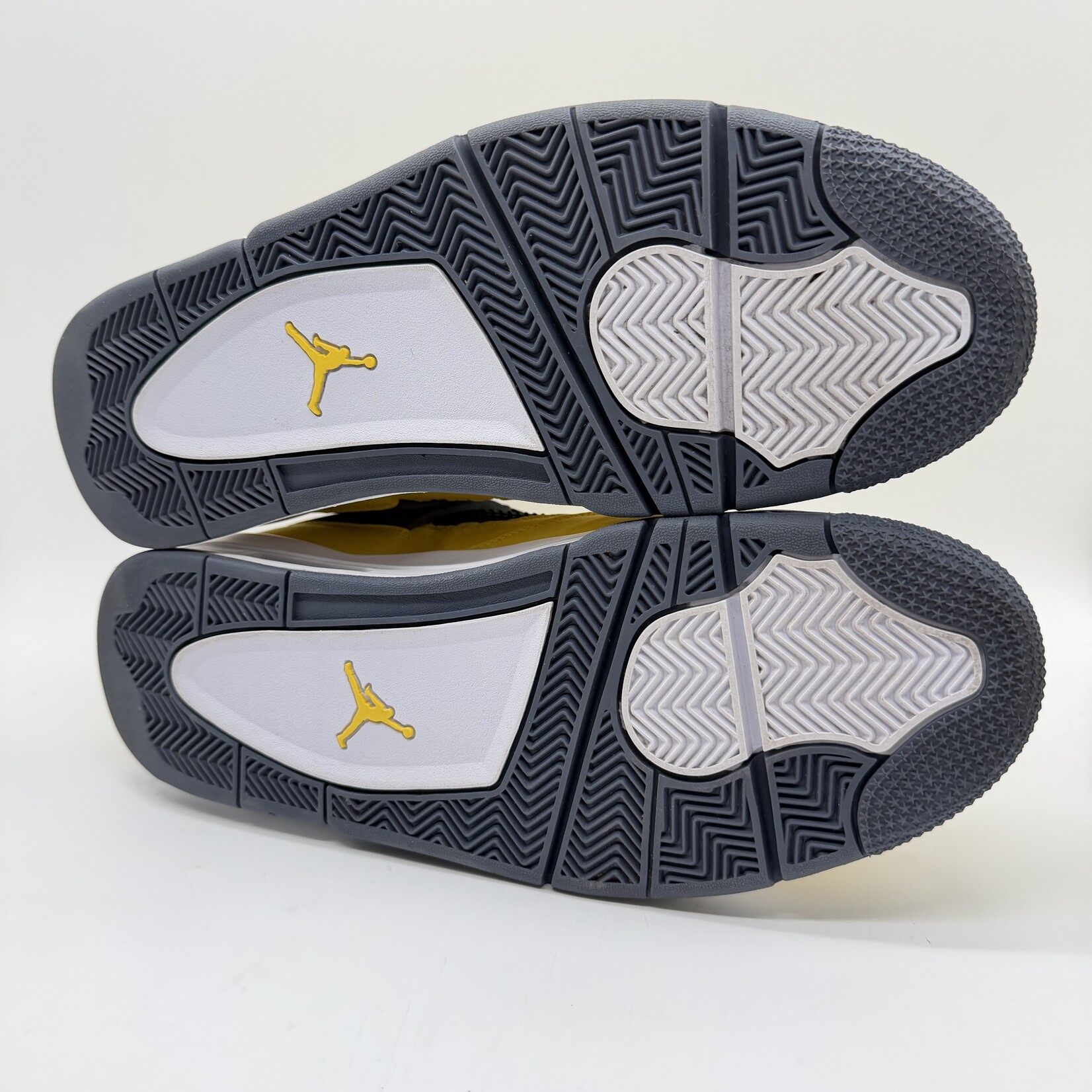 Jordan 4 Retro Lightning (2021)