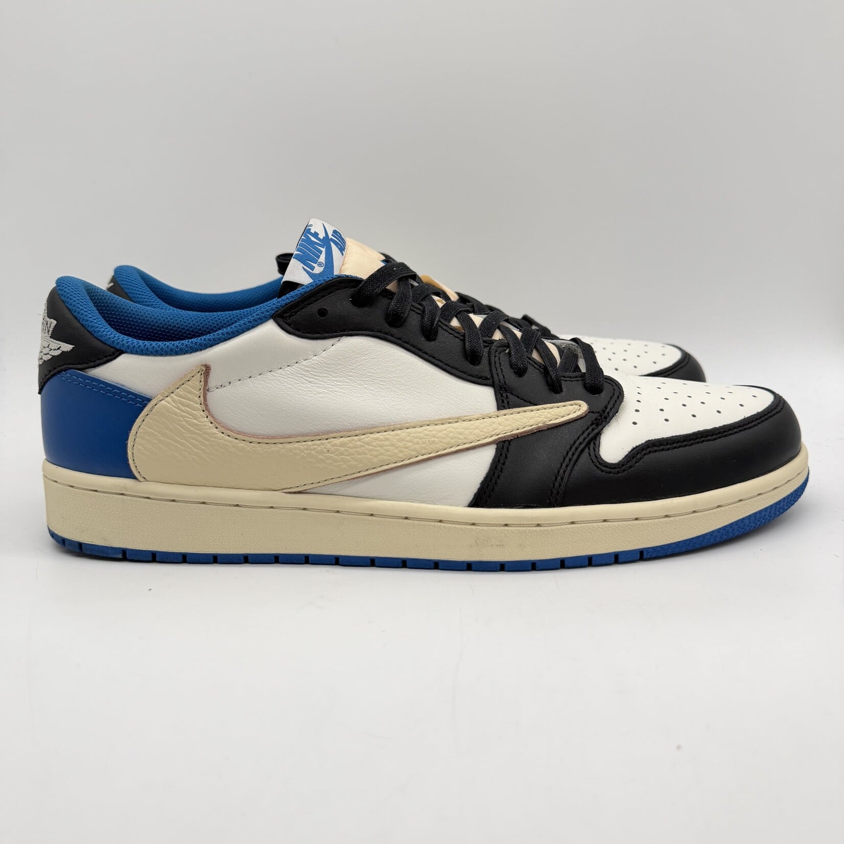 Jordan 1 Retro Low OG SP Fragment x Travis Scott